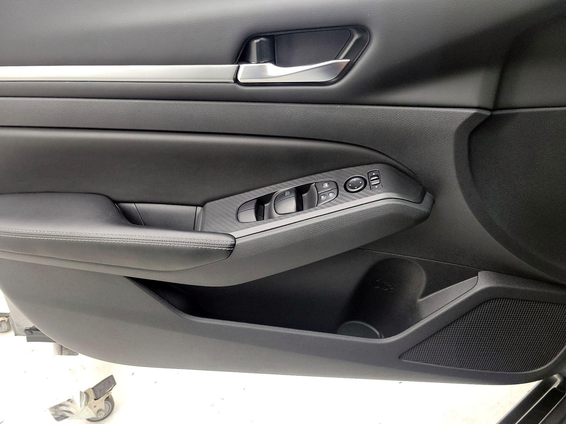 Thumbnail: 2022 Nissan Altima - 12