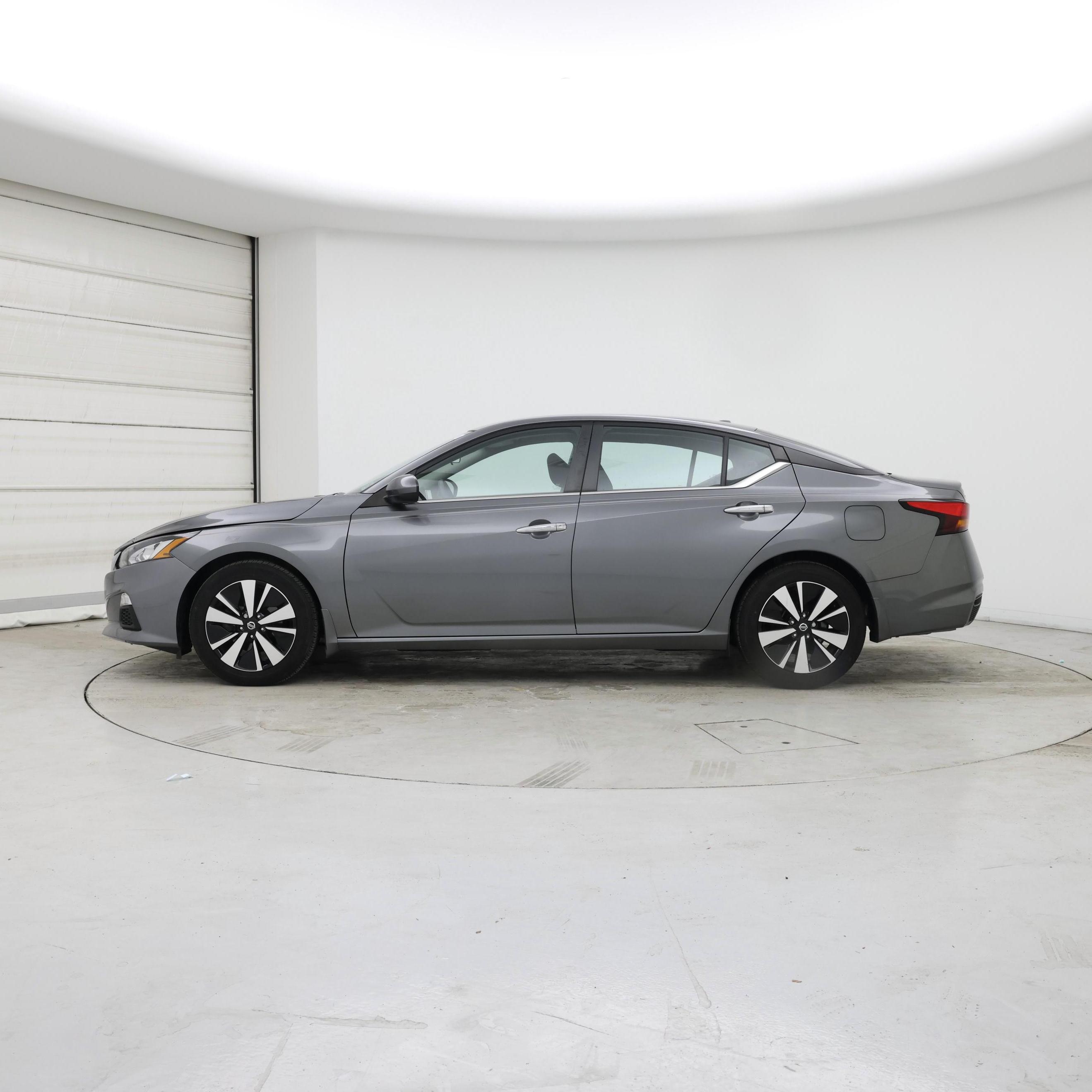 Thumbnail: 2022 Nissan Altima - 3