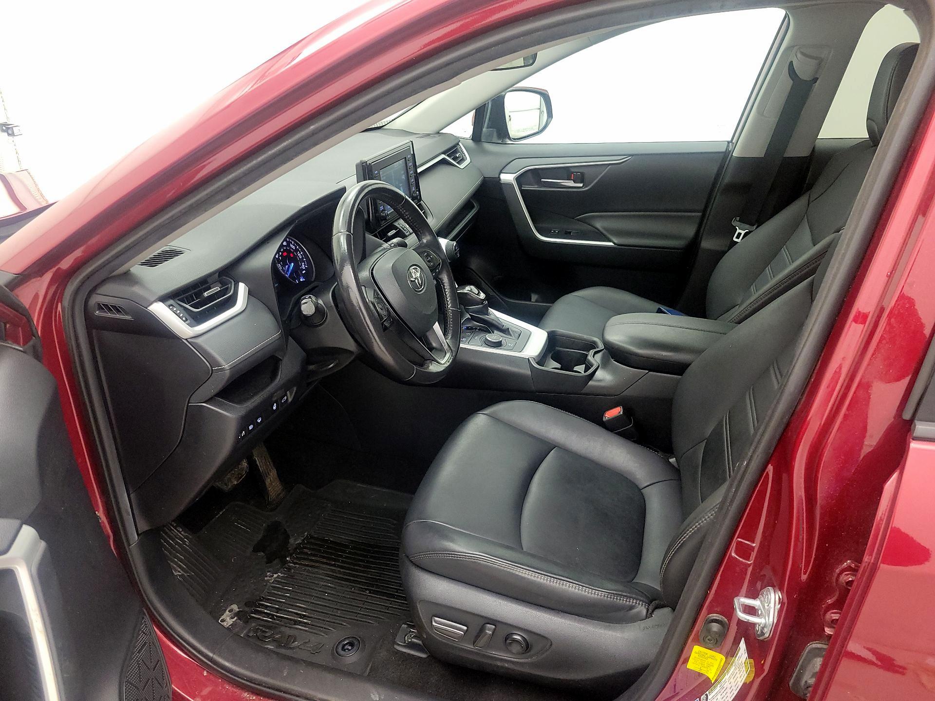 Thumbnail: 2021 Toyota RAV4 - 11