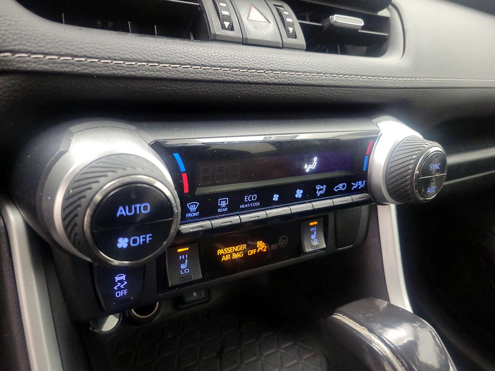 Thumbnail: 2021 Toyota RAV4 - 16