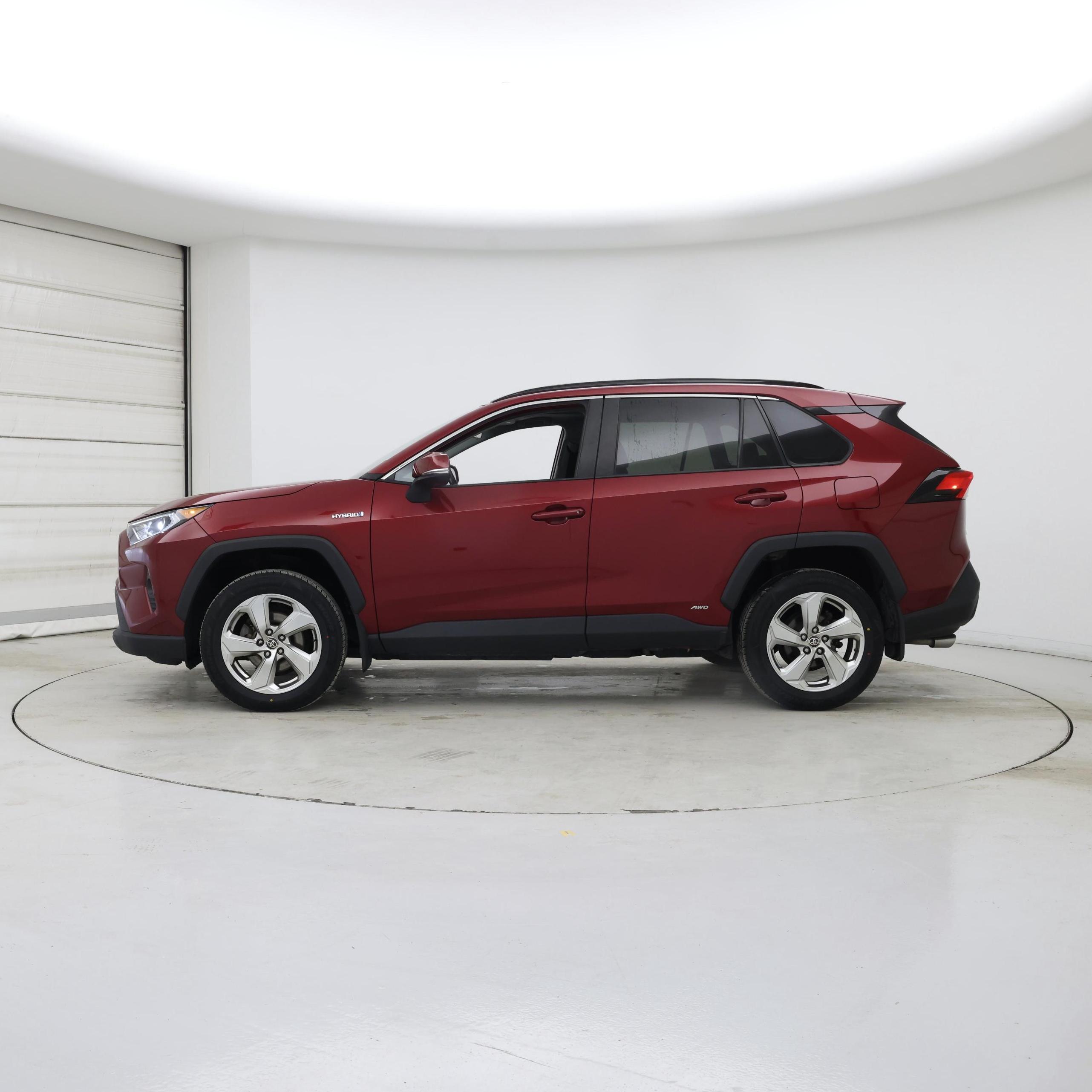 Thumbnail: 2021 Toyota RAV4 - 3