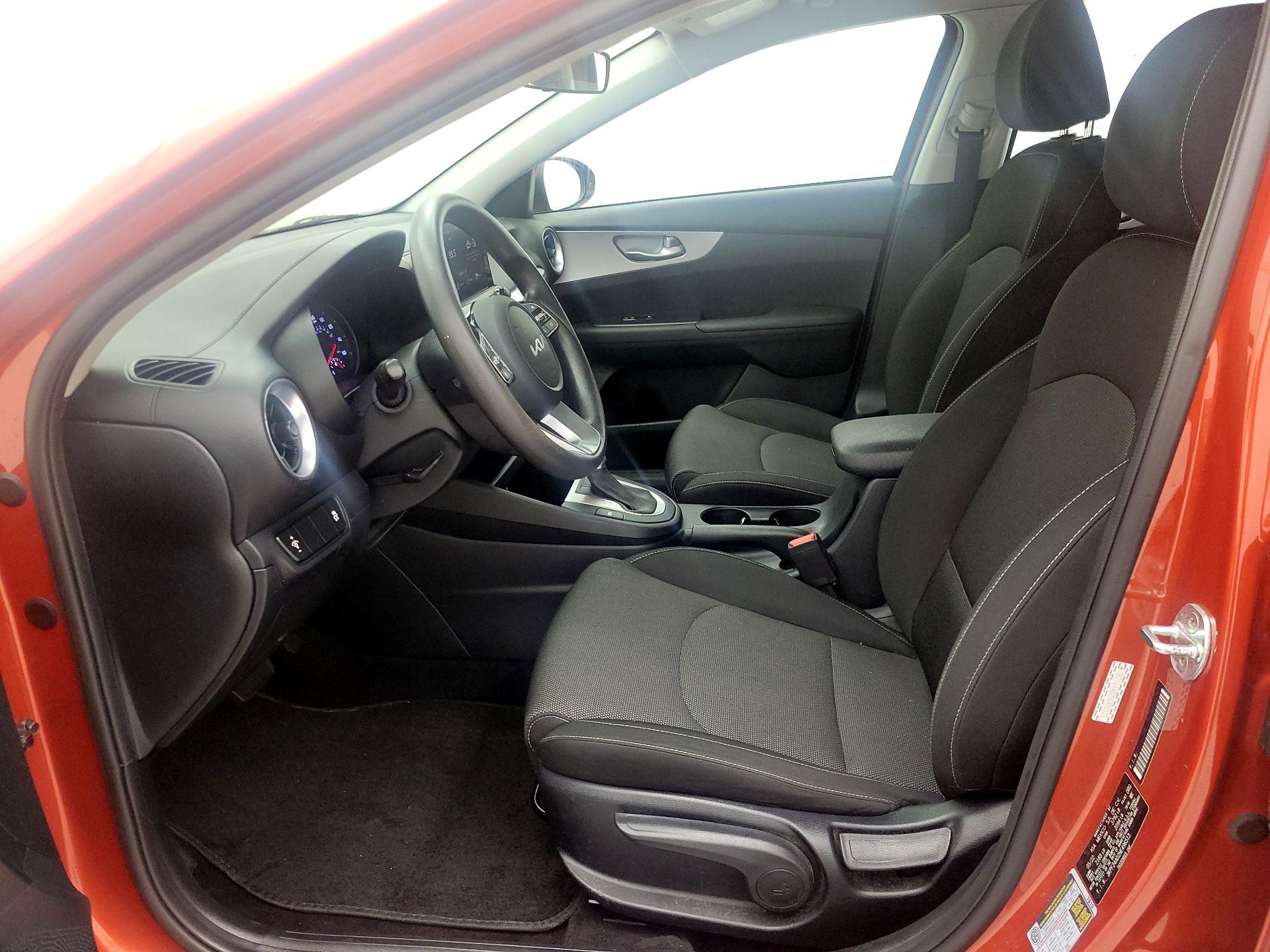 Thumbnail: 2022 Kia Forte - 11