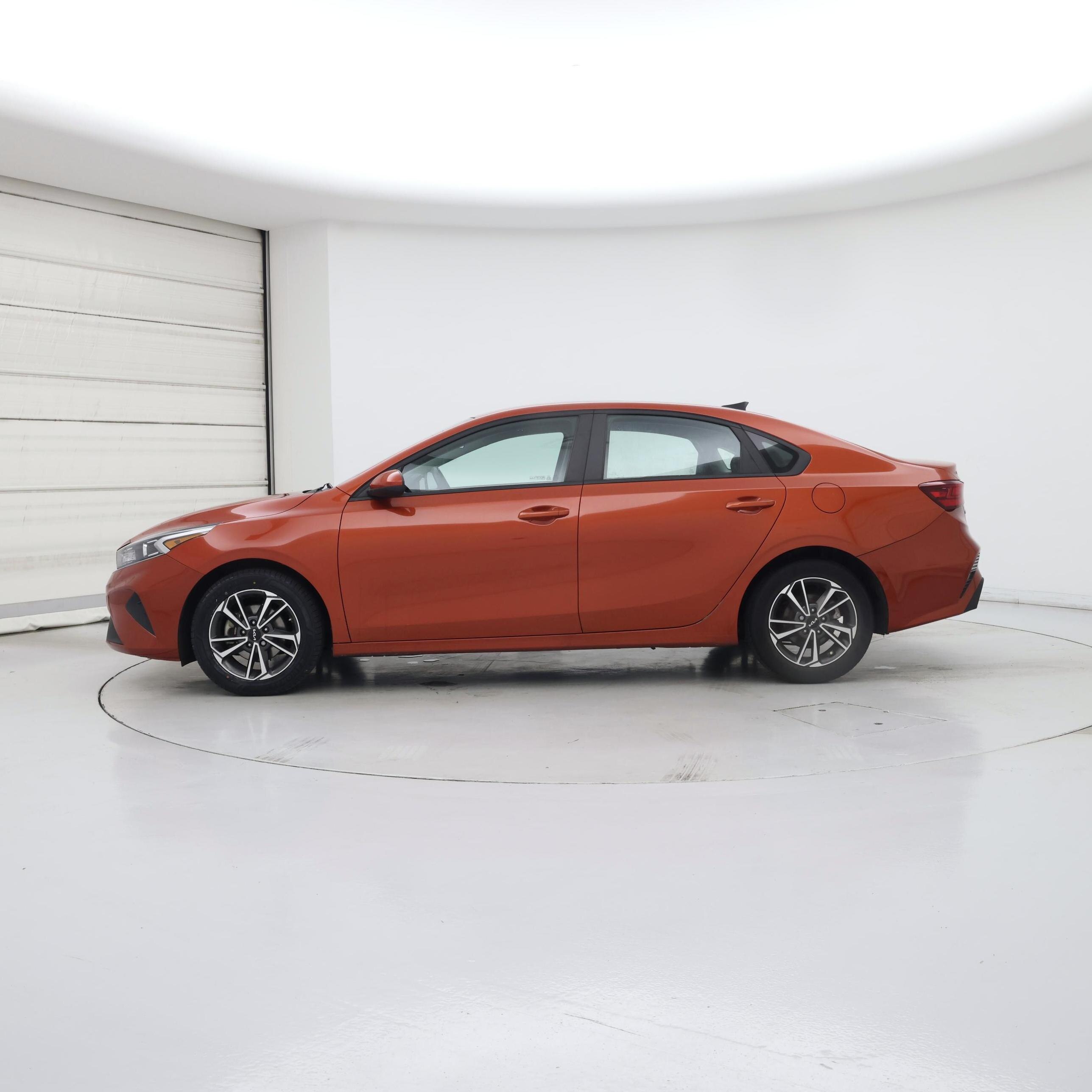 Thumbnail: 2022 Kia Forte - 3