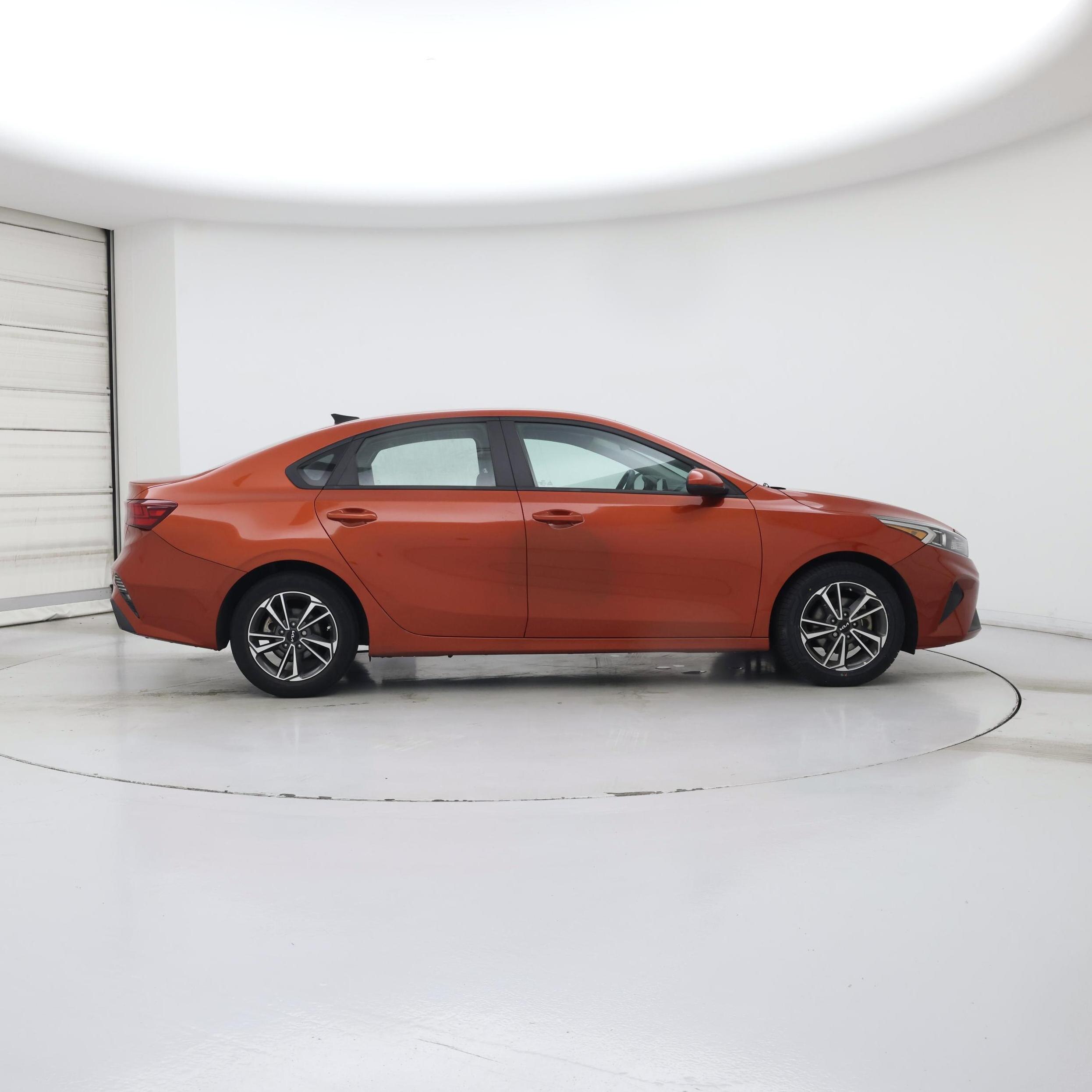 Thumbnail: 2022 Kia Forte - 7