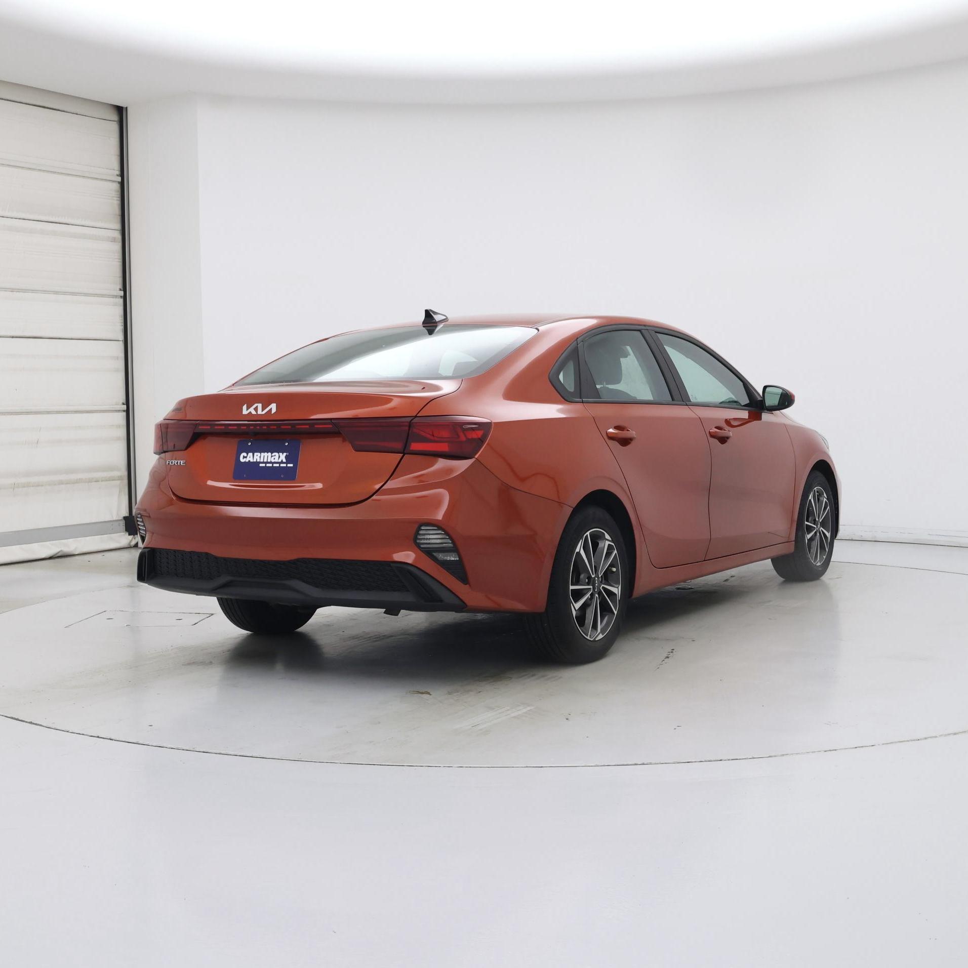 Thumbnail: 2022 Kia Forte - 8