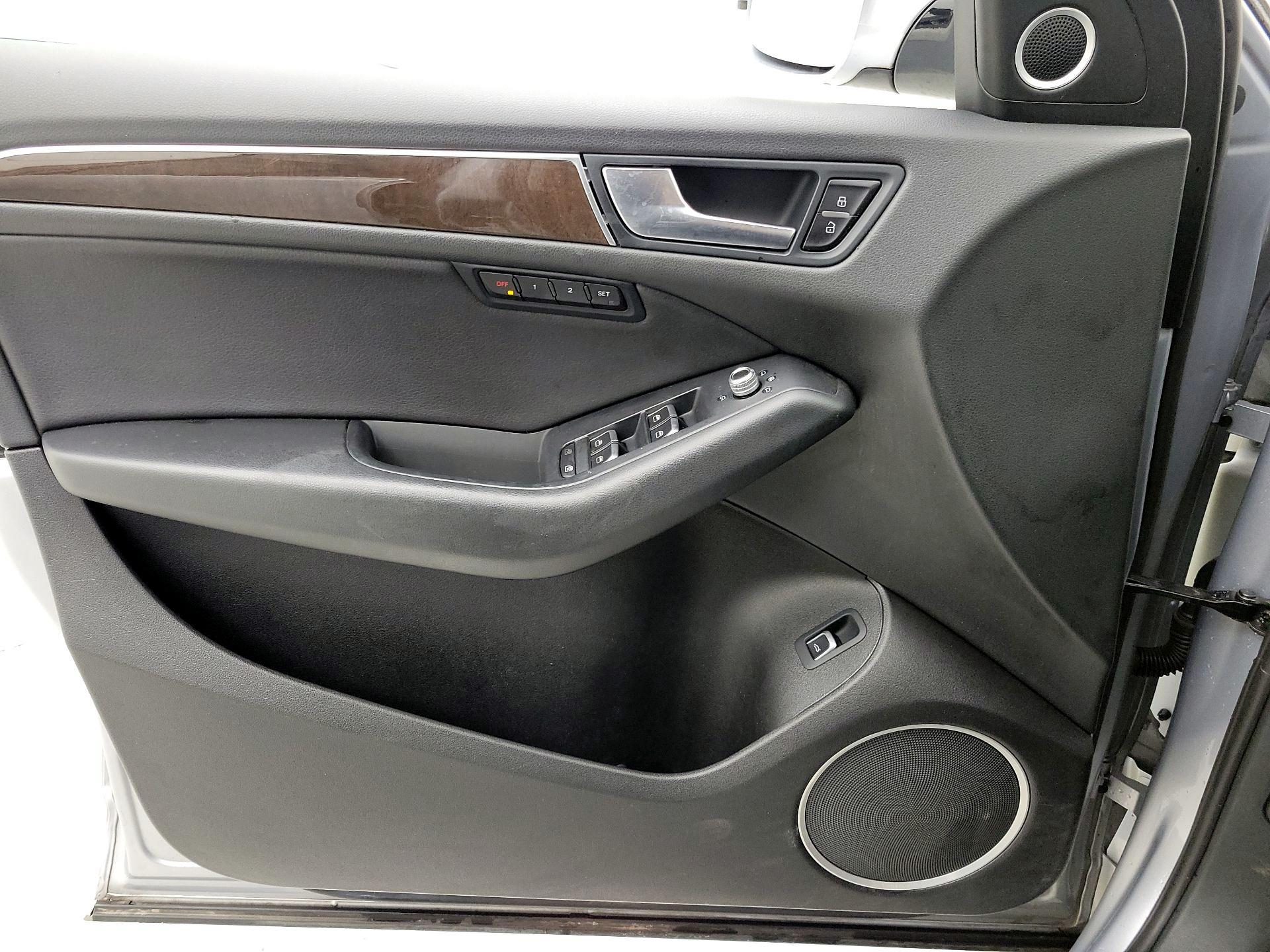 Thumbnail: 2016 Audi Q5 - 12