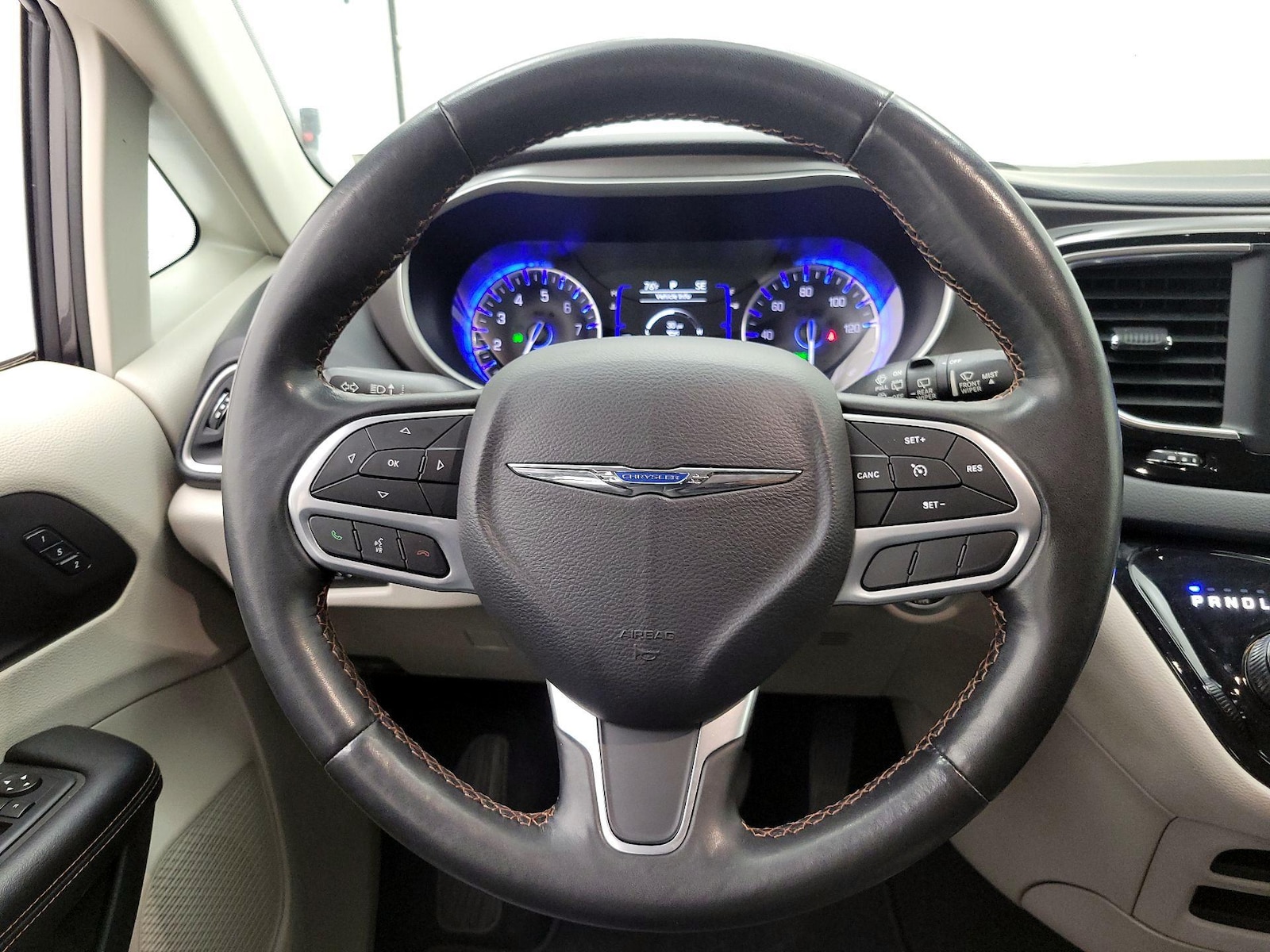 2020 Chrysler Pacifica Touring L - Photo 11