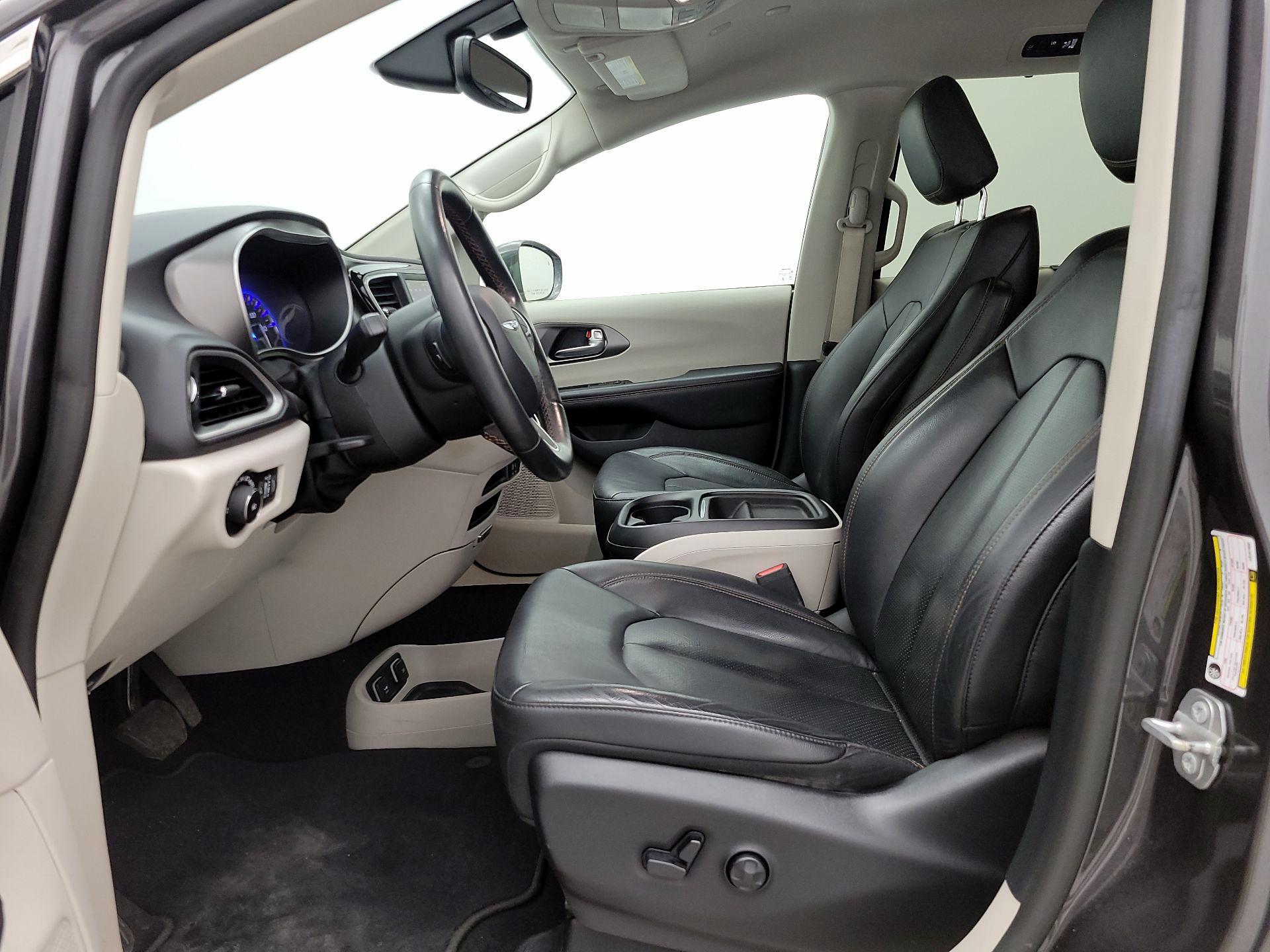 Thumbnail: 2020 Chrysler Pacifica - 11