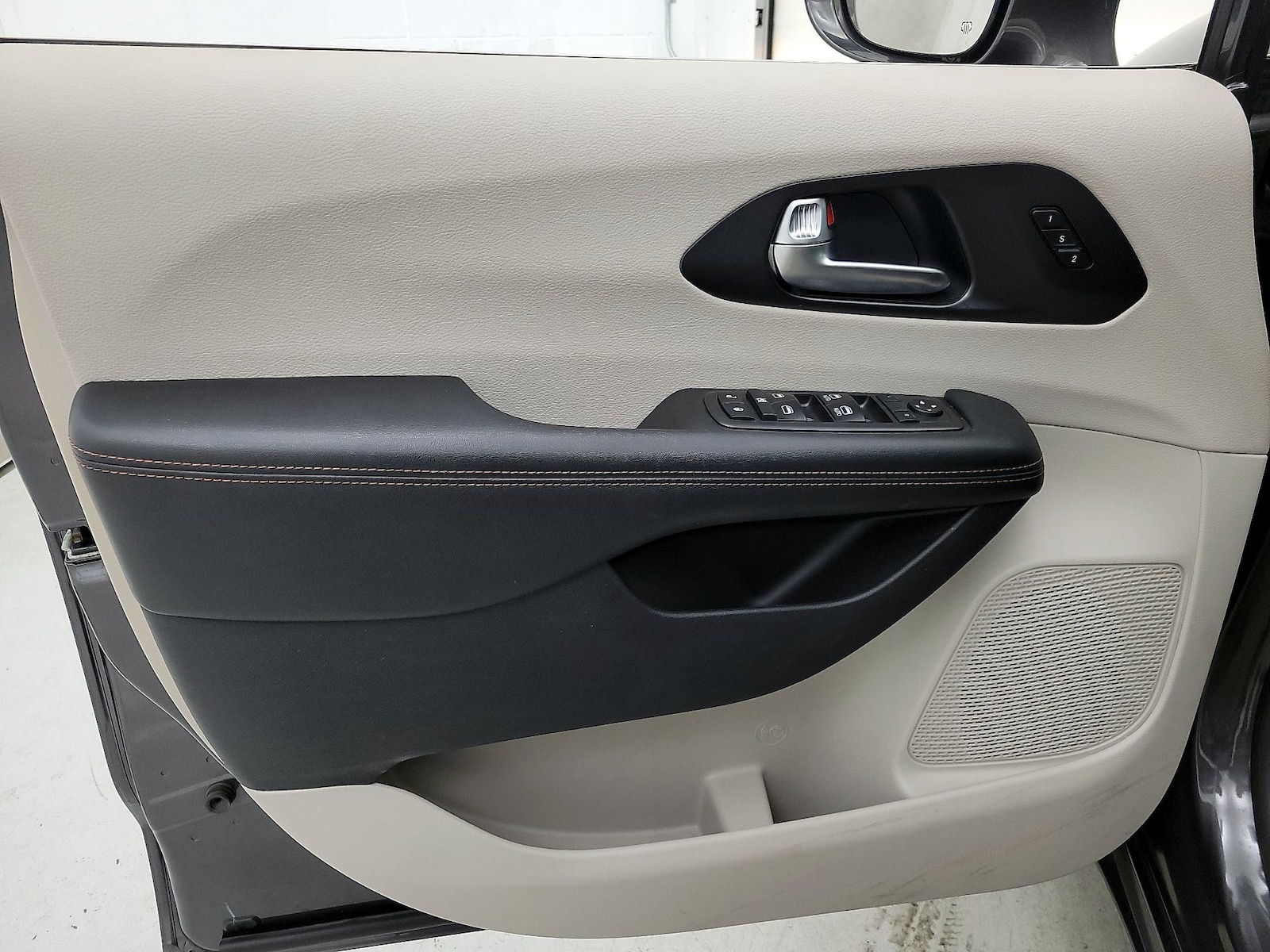 2020 Chrysler Pacifica Touring L - Photo 13
