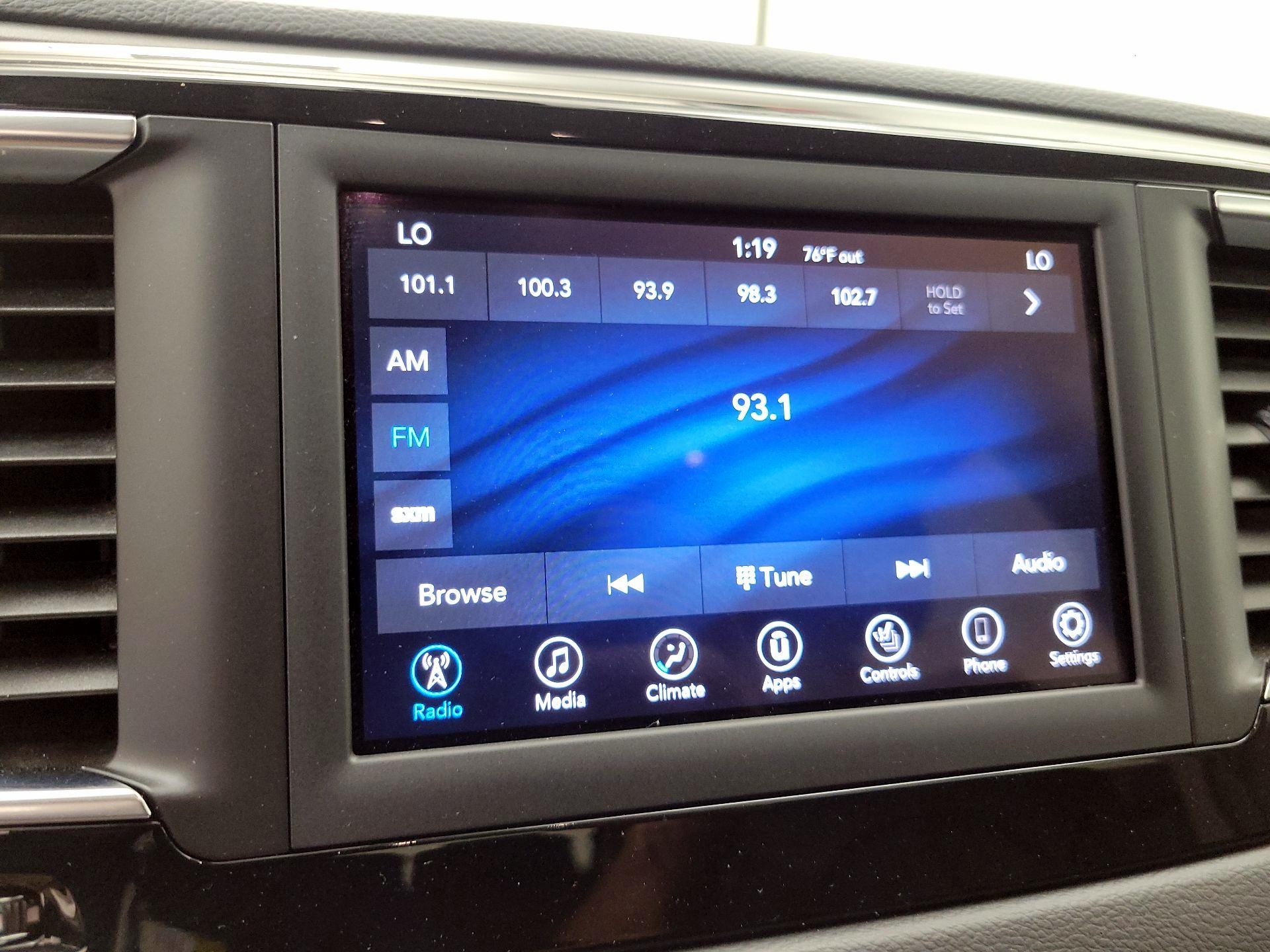Thumbnail: 2020 Chrysler Pacifica - 15