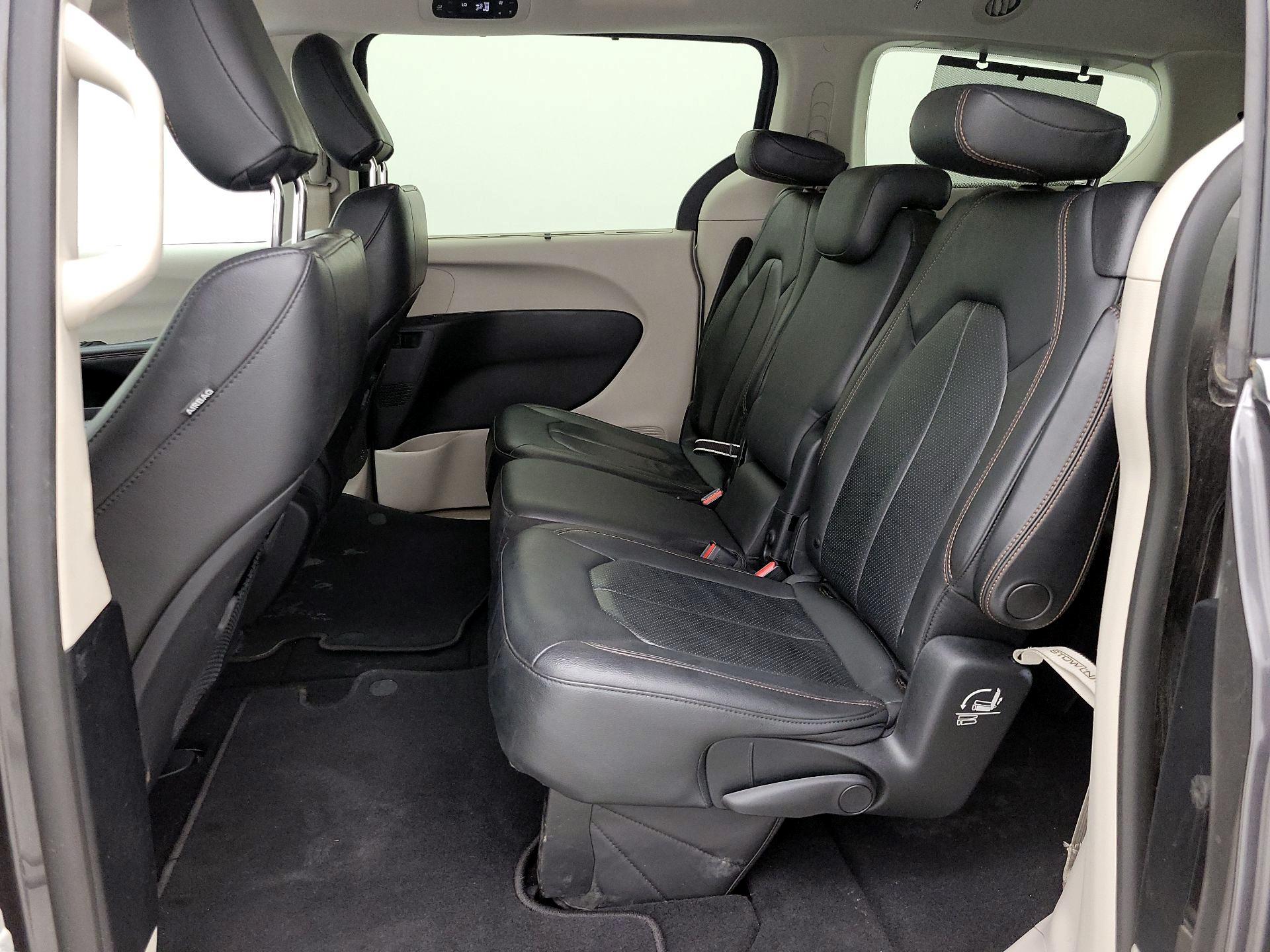 Thumbnail: 2020 Chrysler Pacifica - 19