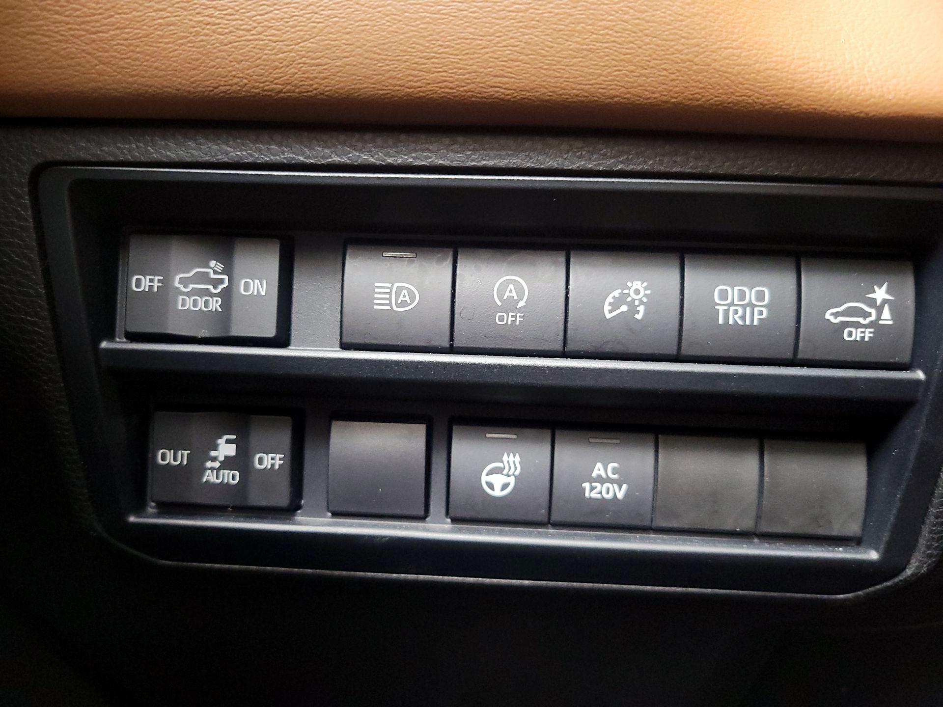 Thumbnail: 2022 Toyota Tundra - 13