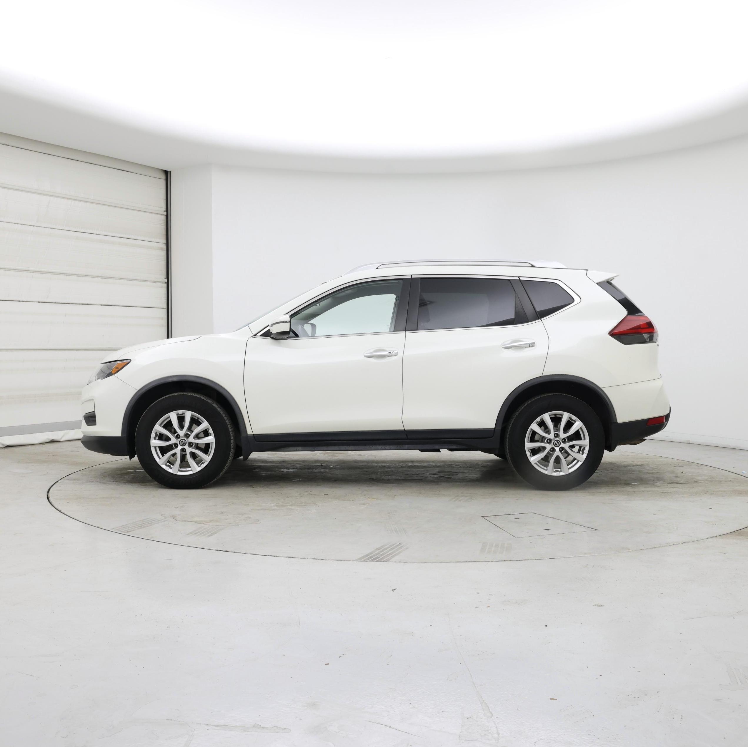 Thumbnail: 2020 Nissan Rogue - 3