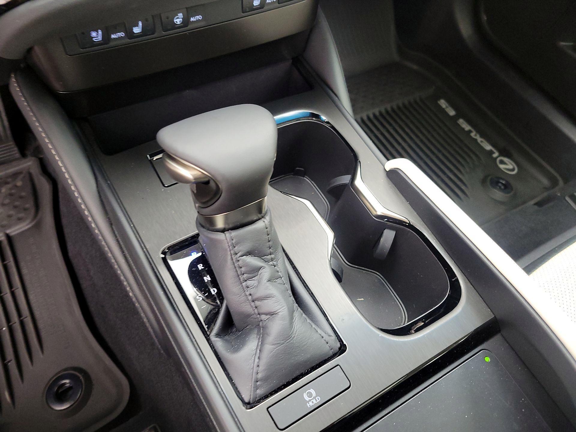 Thumbnail: 2024 Lexus ES - 17