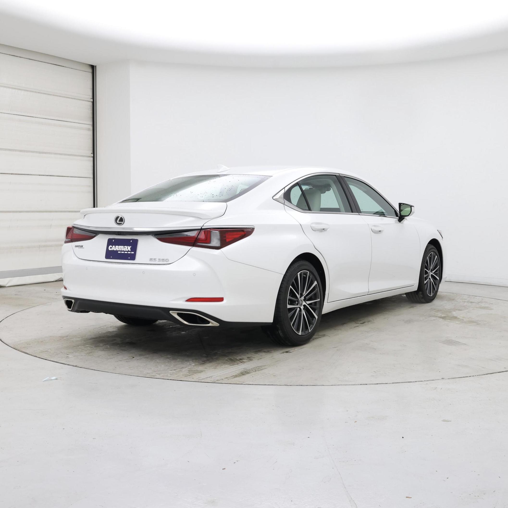 Thumbnail: 2024 Lexus ES - 8