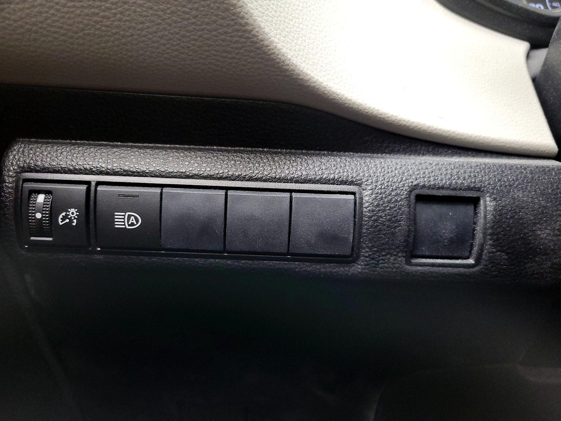 Thumbnail: 2020 Toyota Corolla - 13