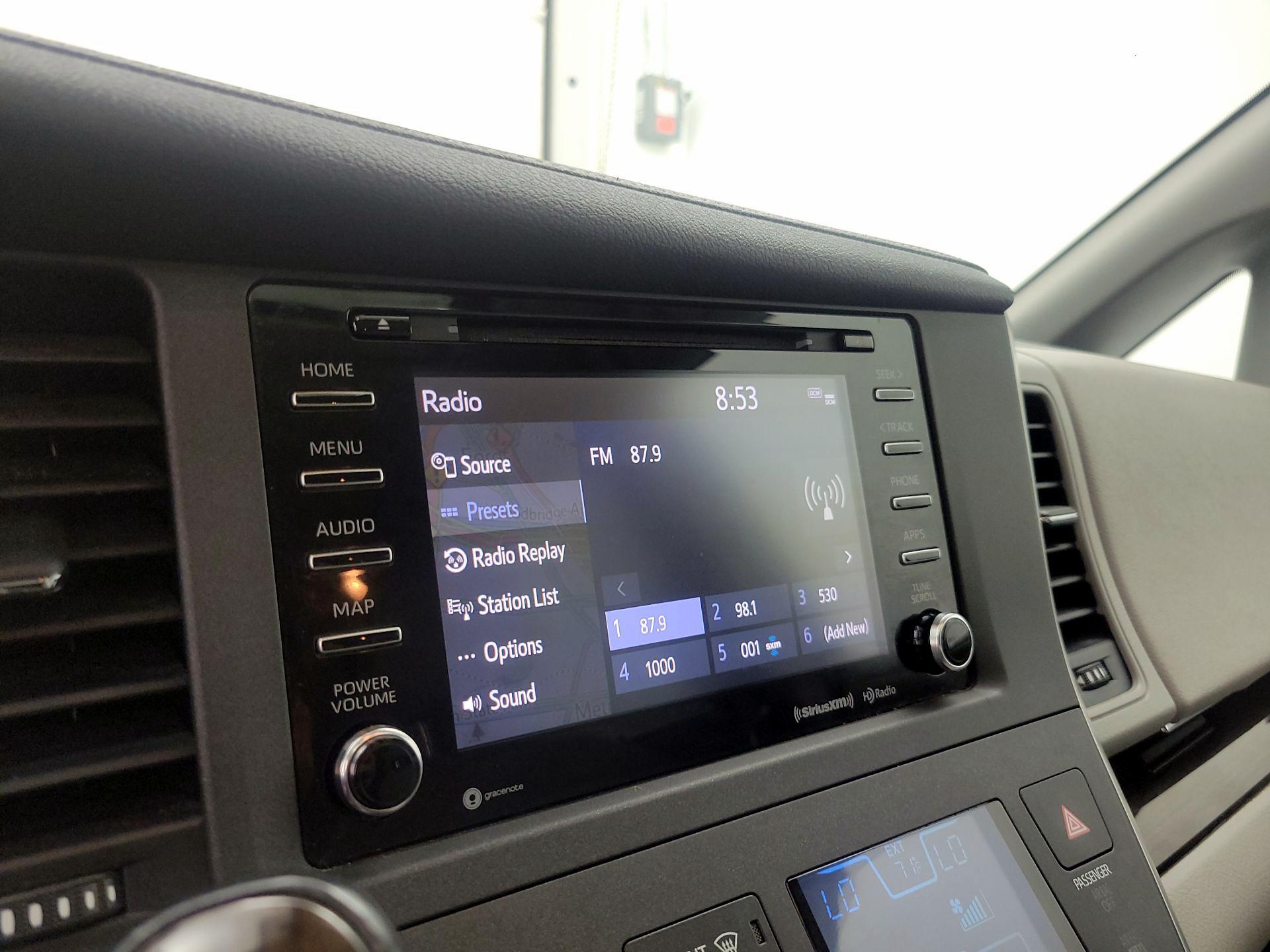 Thumbnail: 2020 Toyota Sienna - 14
