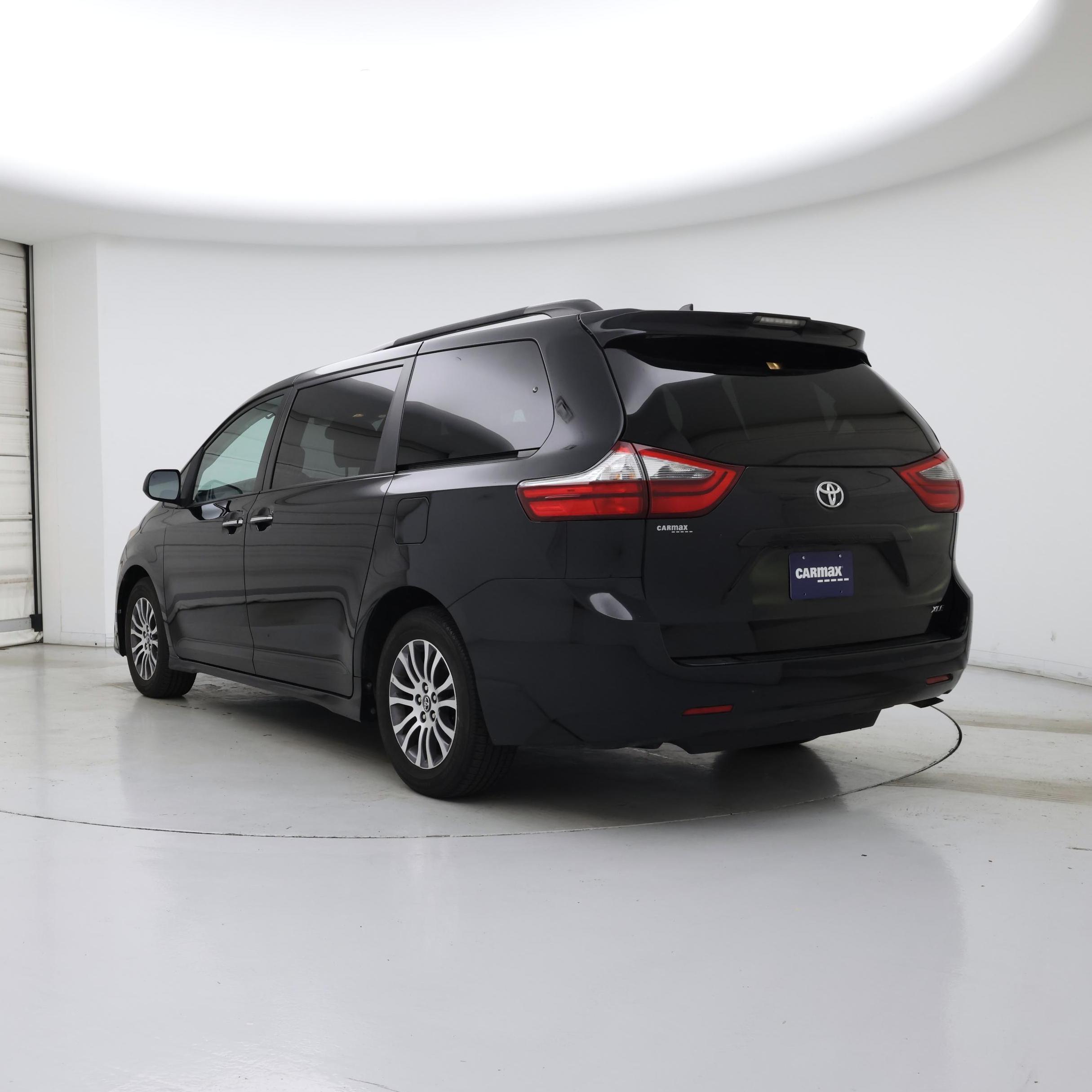 Thumbnail: 2020 Toyota Sienna - 2