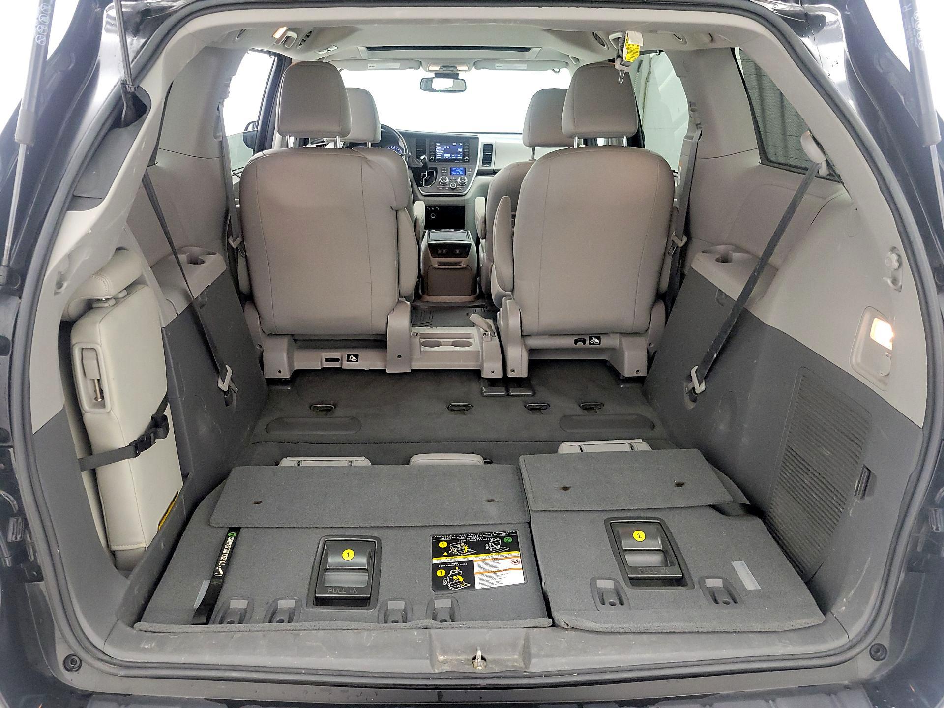 Thumbnail: 2020 Toyota Sienna - 19