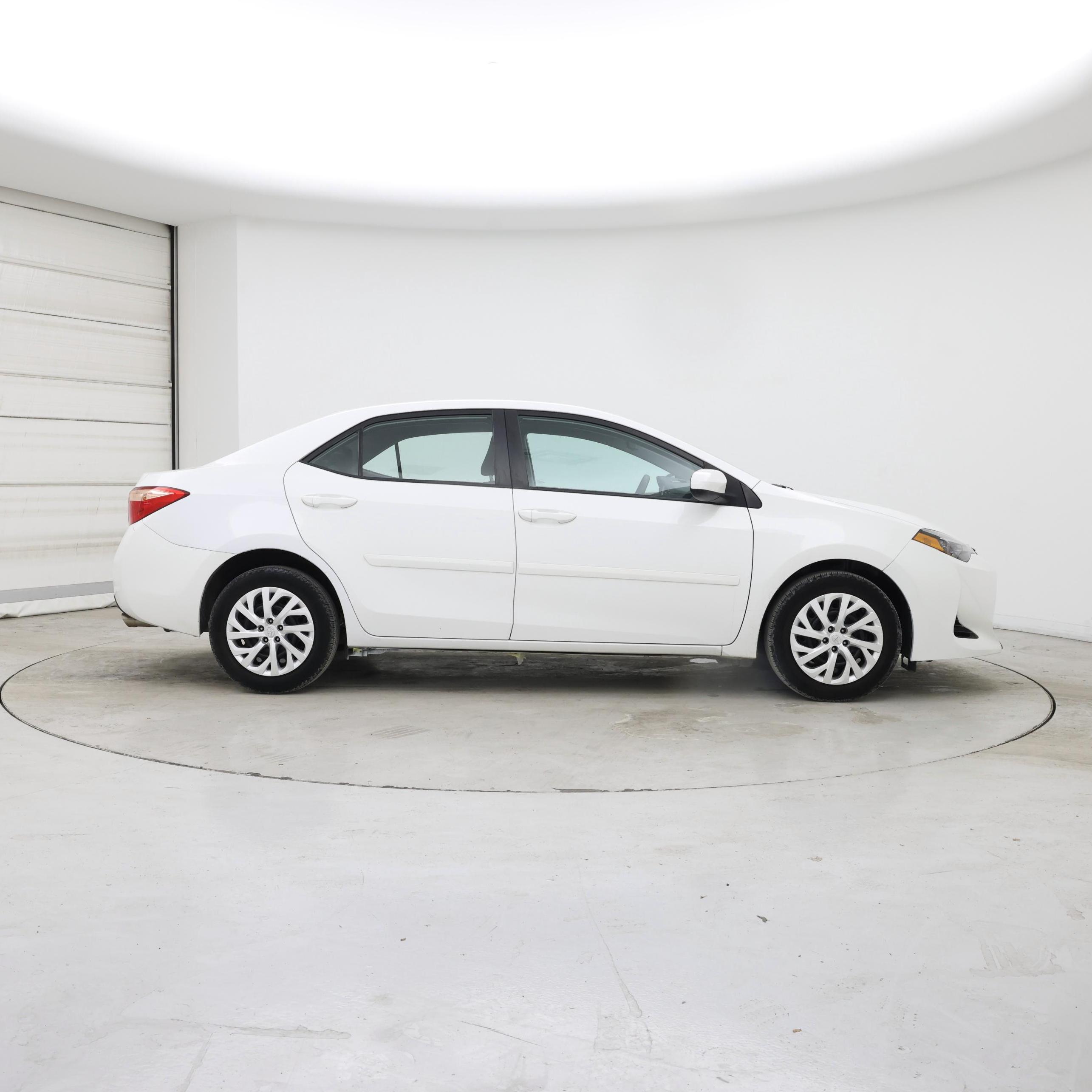 Thumbnail: 2017 Toyota Corolla - 7