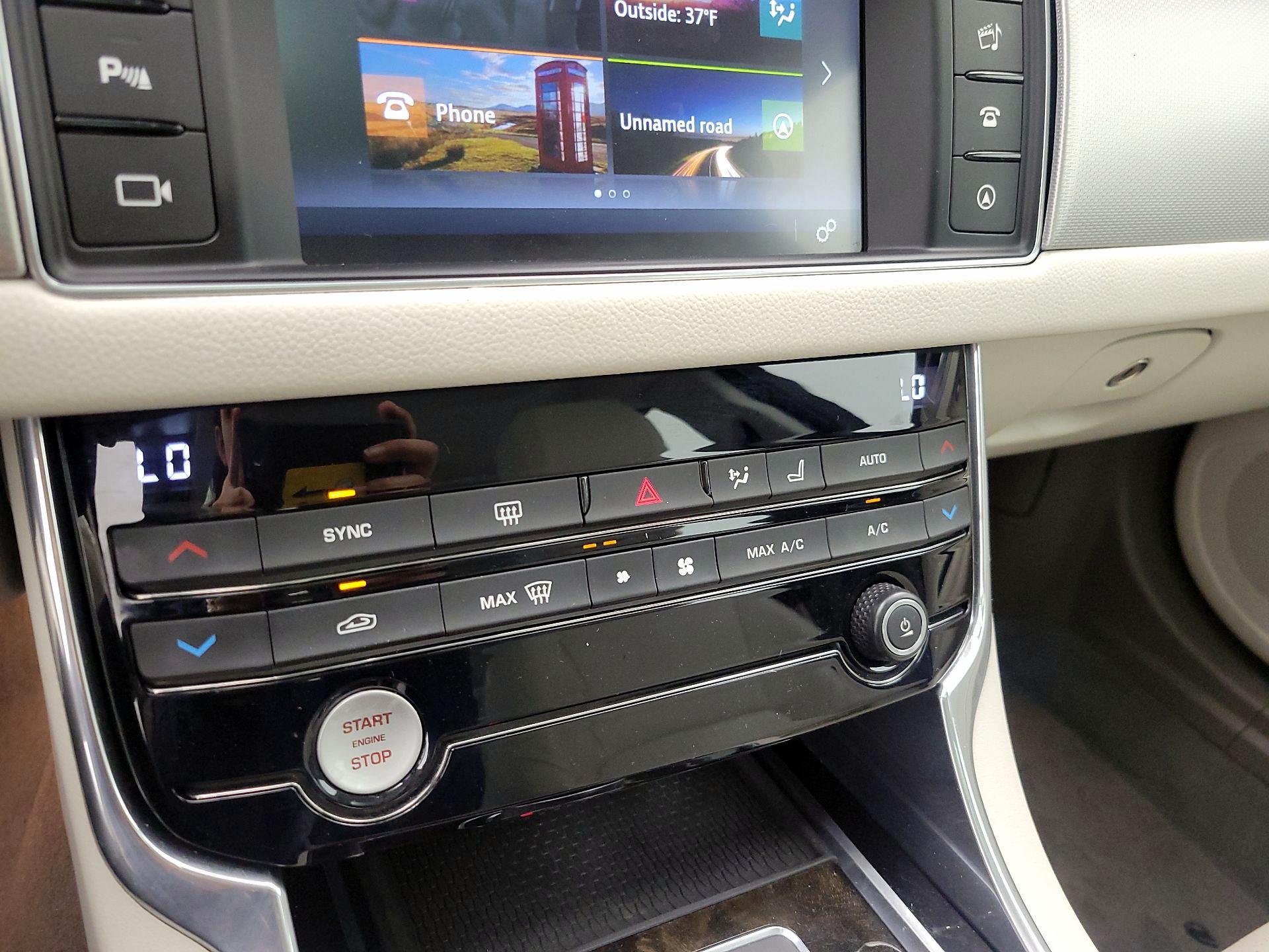 Thumbnail: 2016 Jaguar XF - 16