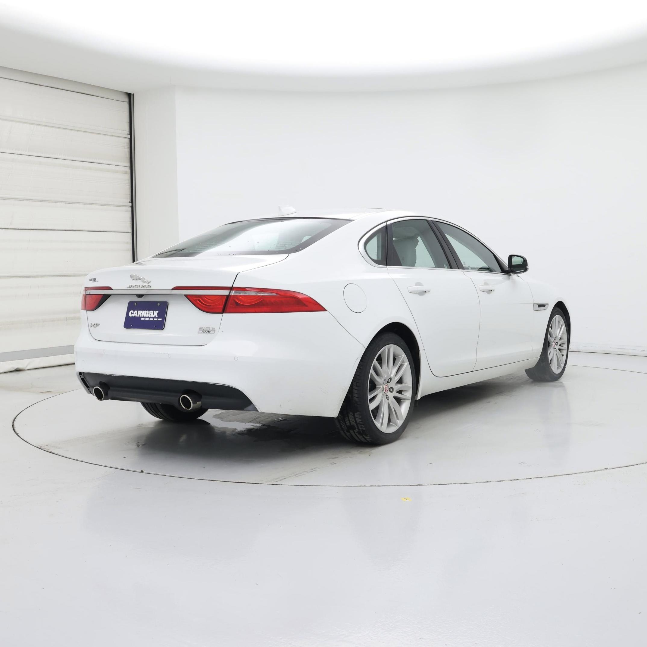 Thumbnail: 2016 Jaguar XF - 8