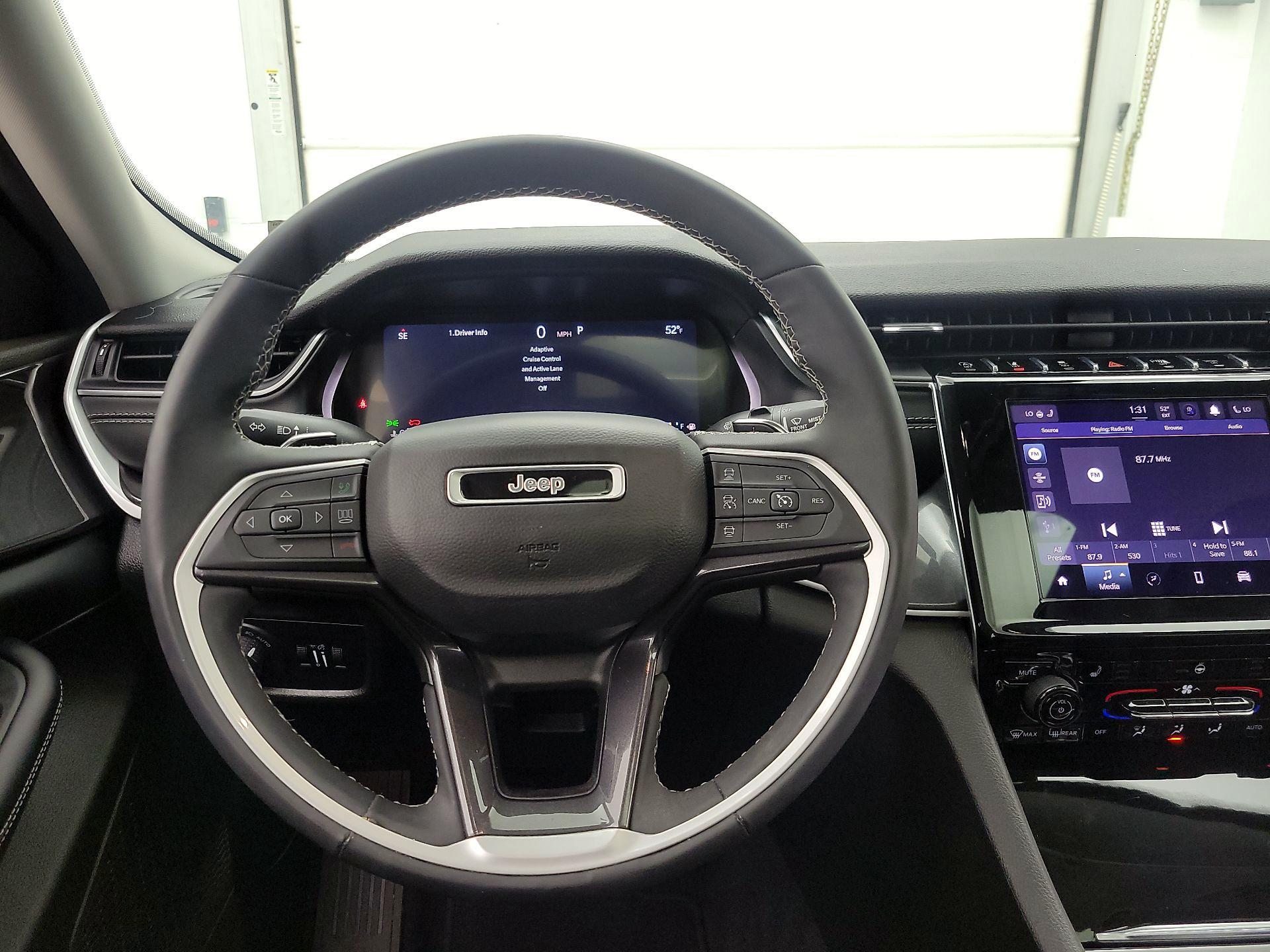 Thumbnail: 2023 Jeep Grand Cherokee - 10