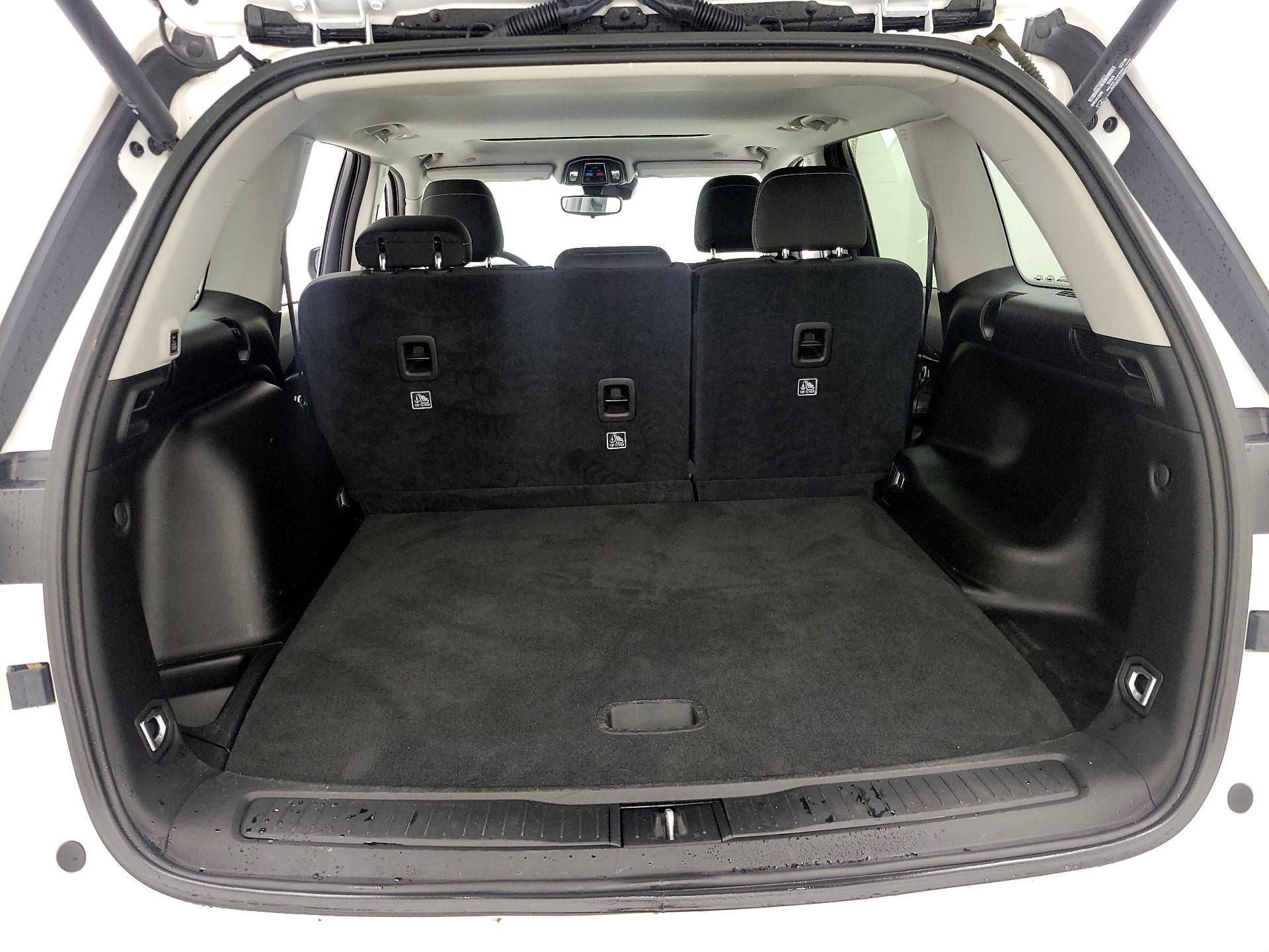 Thumbnail: 2023 Jeep Grand Cherokee - 19