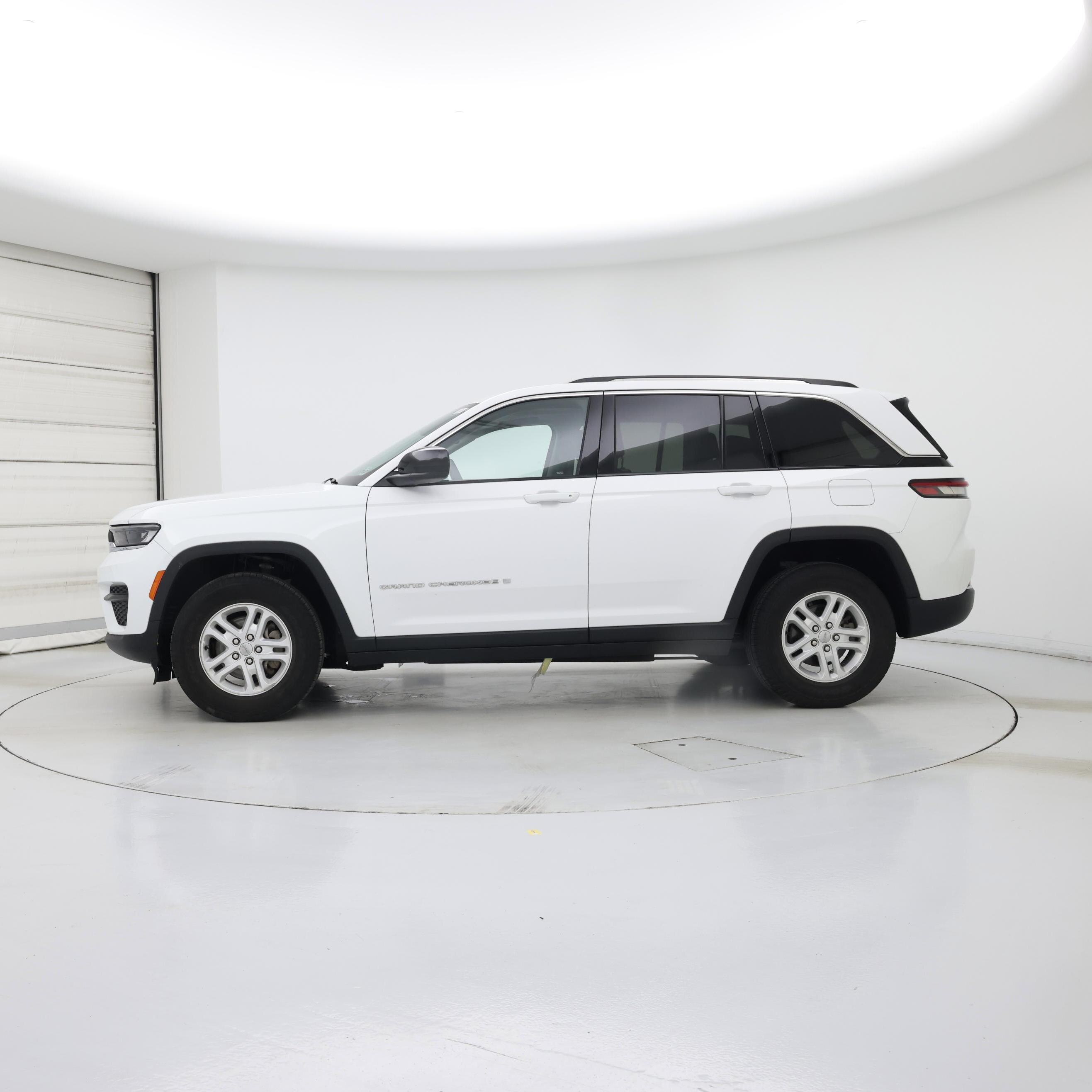 Thumbnail: 2023 Jeep Grand Cherokee - 3