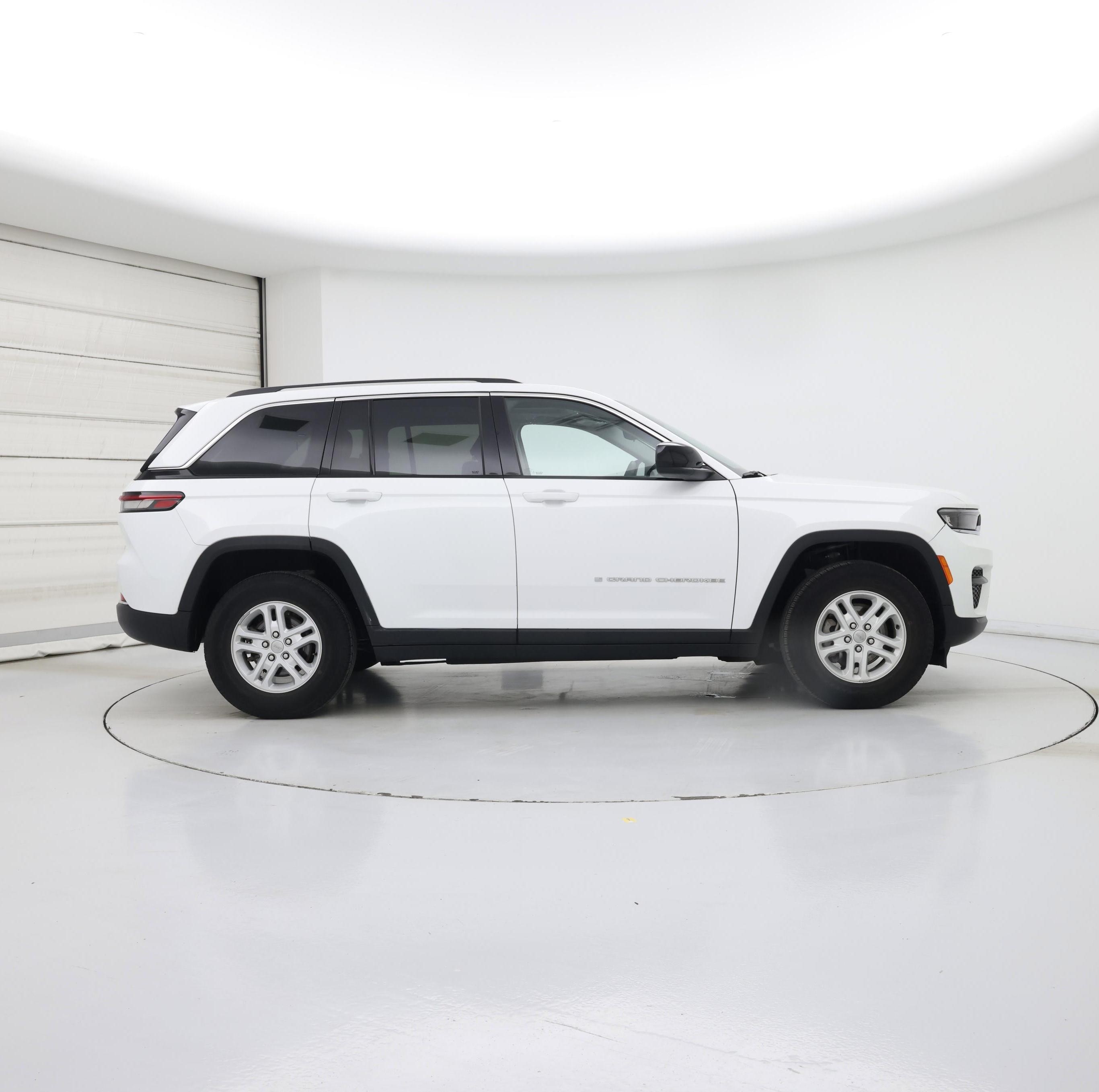 Thumbnail: 2023 Jeep Grand Cherokee - 7