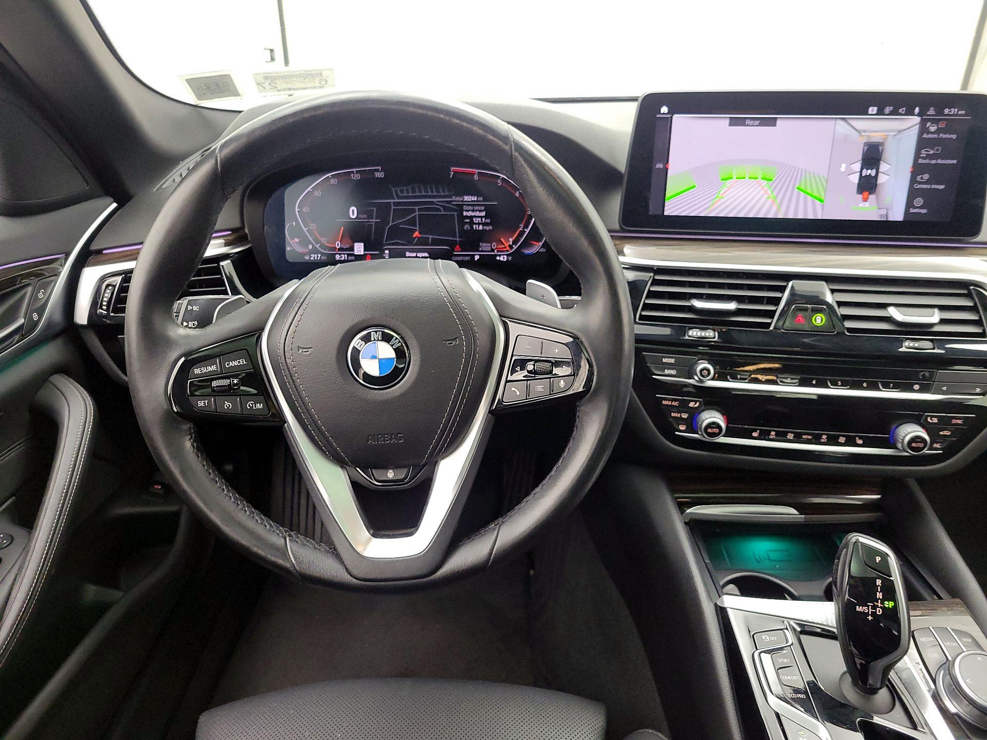 Thumbnail: 2021 BMW 5 Series - 10