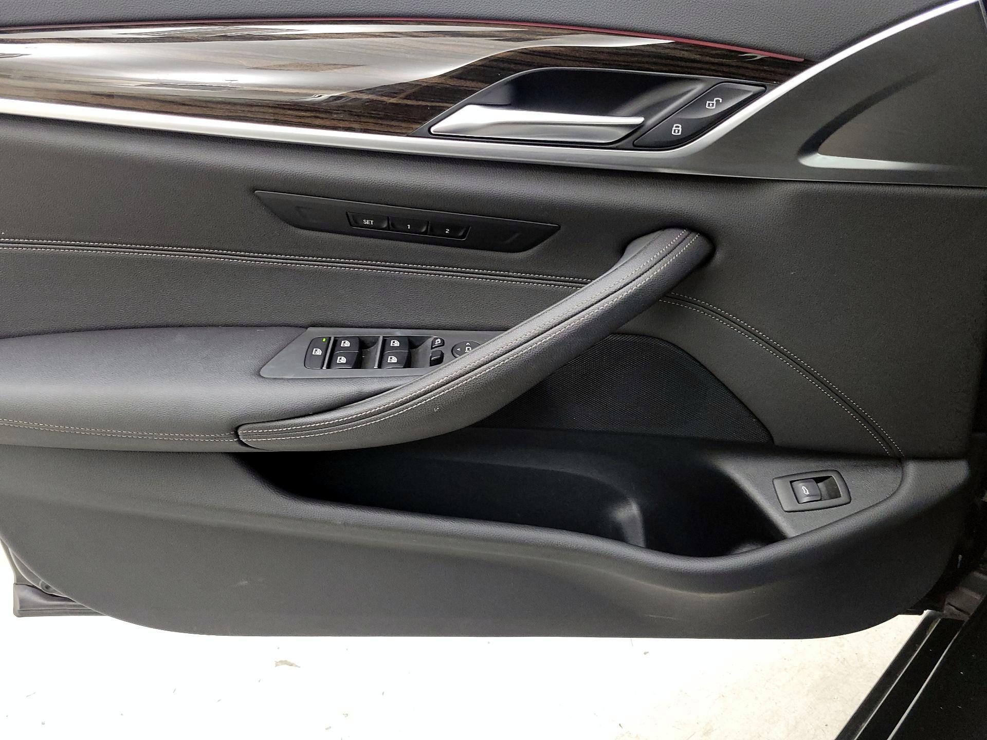 Thumbnail: 2021 BMW 5 Series - 12