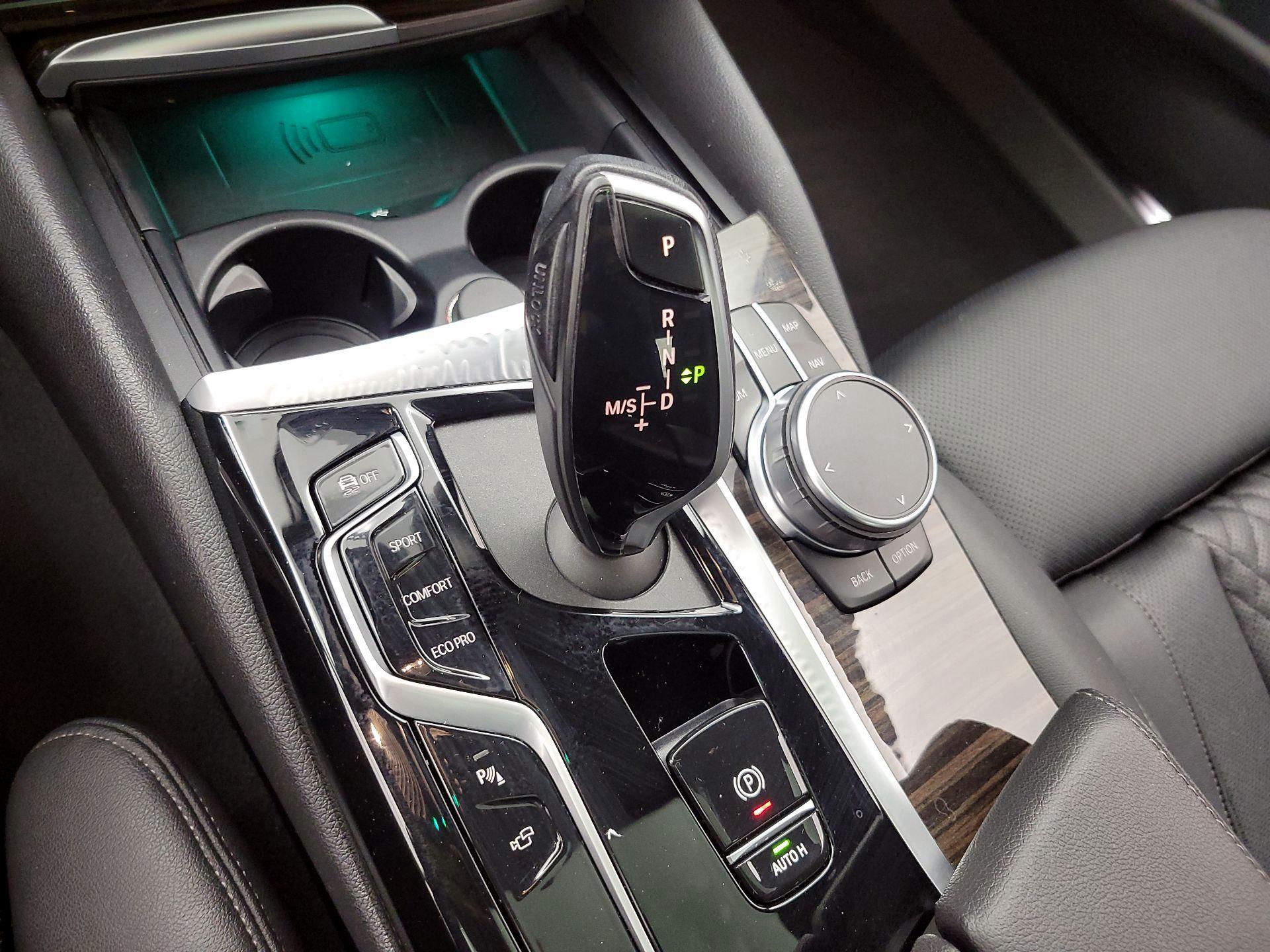 Thumbnail: 2021 BMW 5 Series - 17