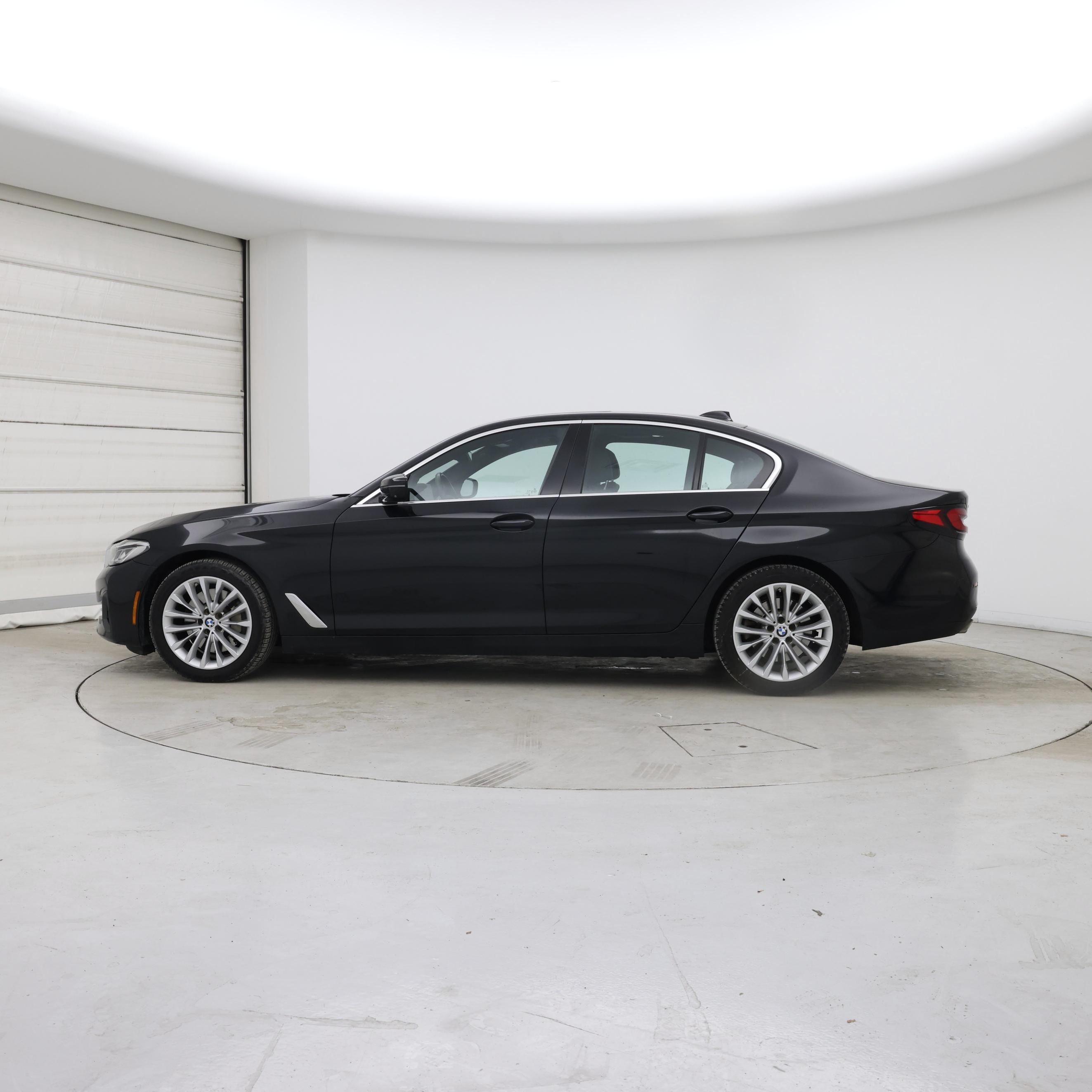 Thumbnail: 2021 BMW 5 Series - 3