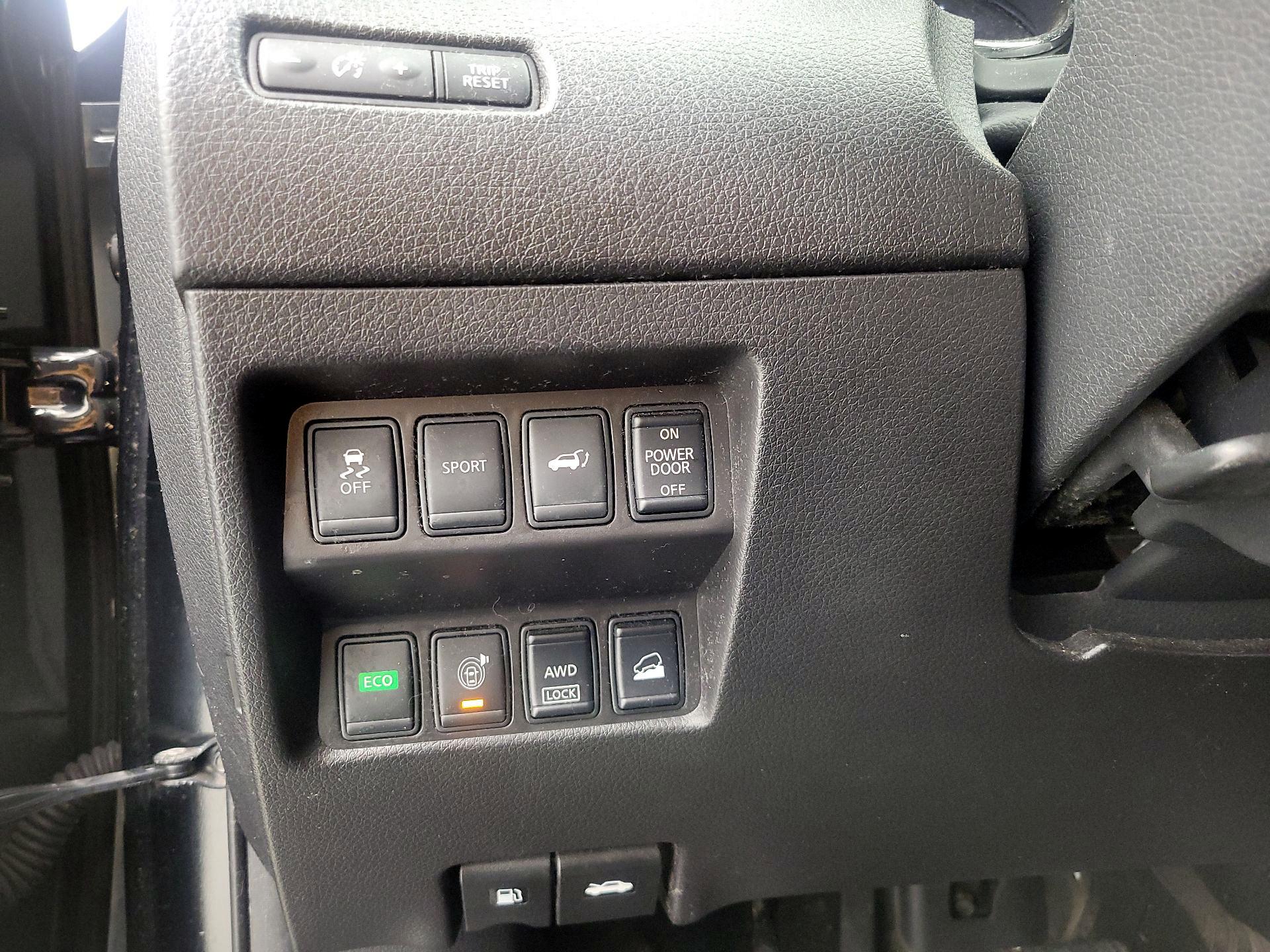 Thumbnail: 2015 Nissan Rogue - 13