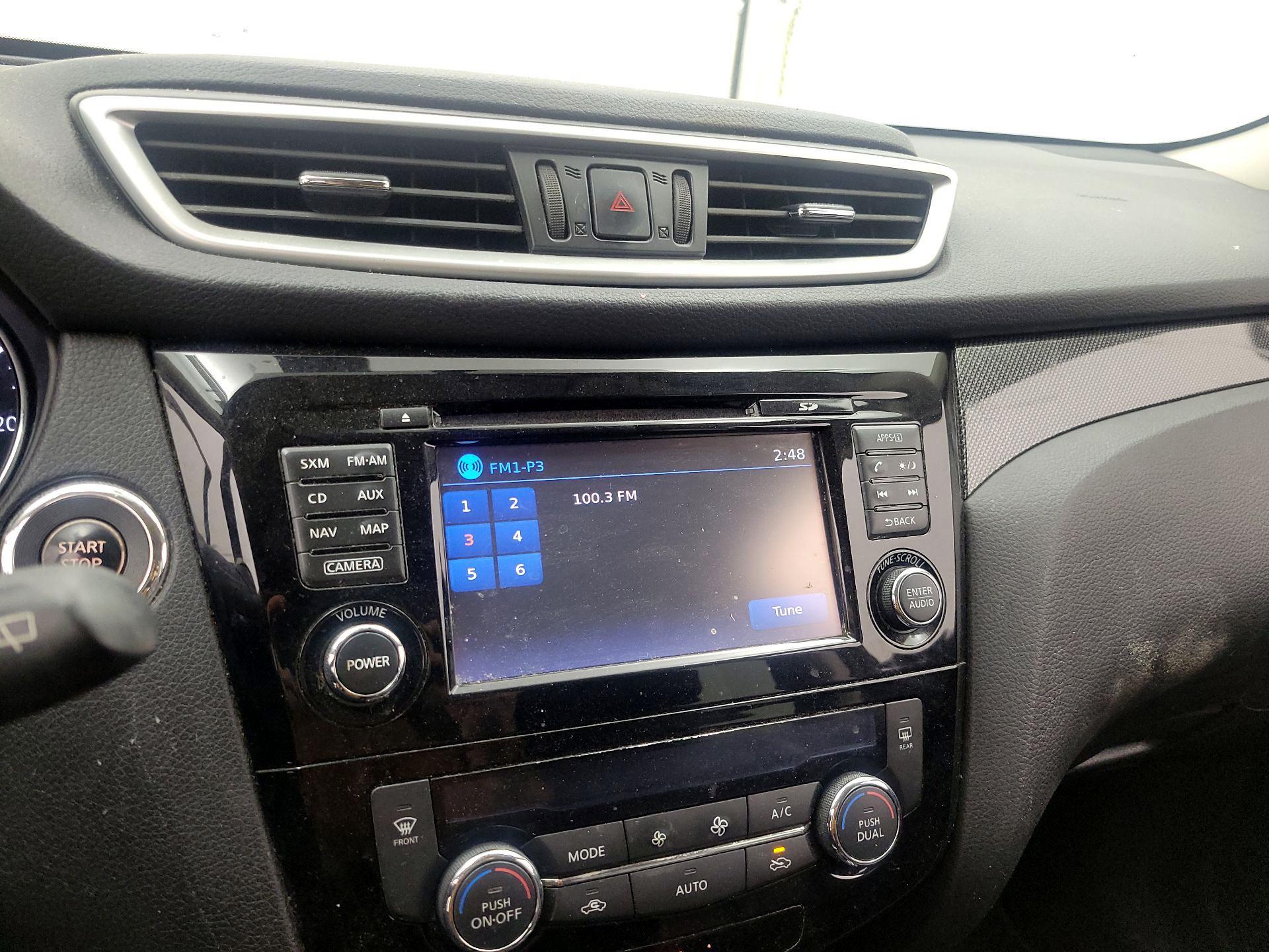 Thumbnail: 2015 Nissan Rogue - 15