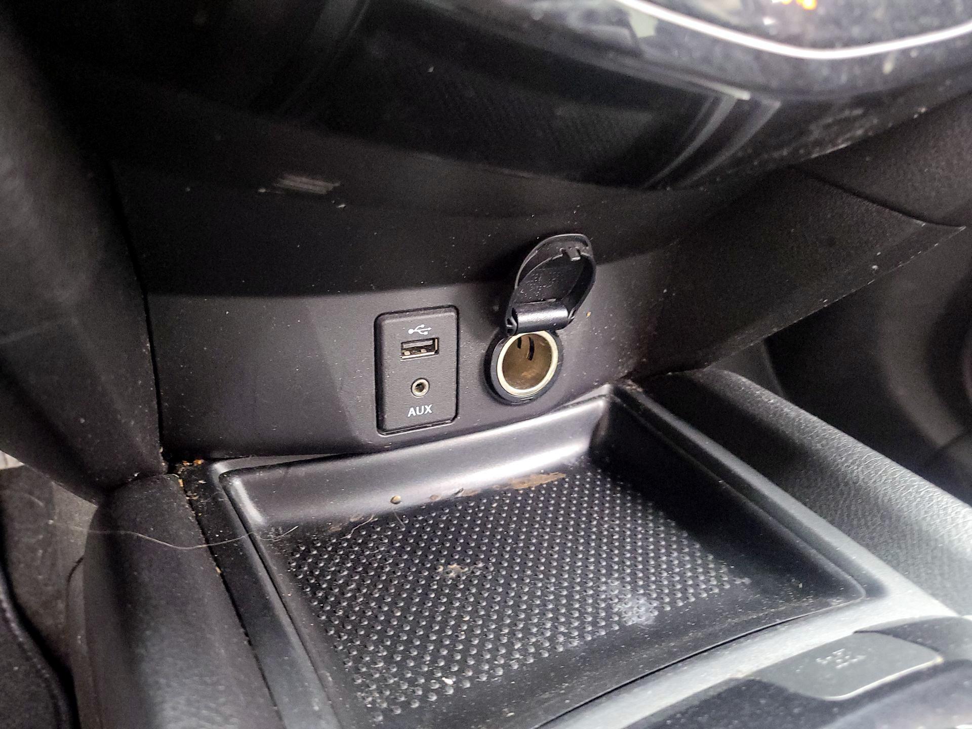 Thumbnail: 2015 Nissan Rogue - 18