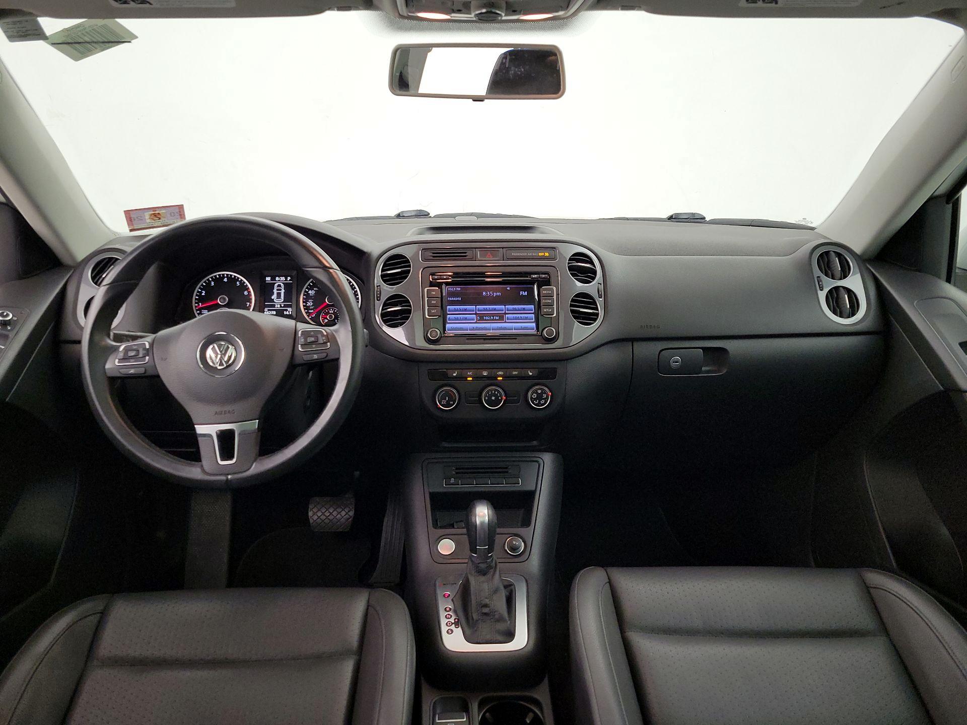 Thumbnail: 2015 Volkswagen Tiguan - 9