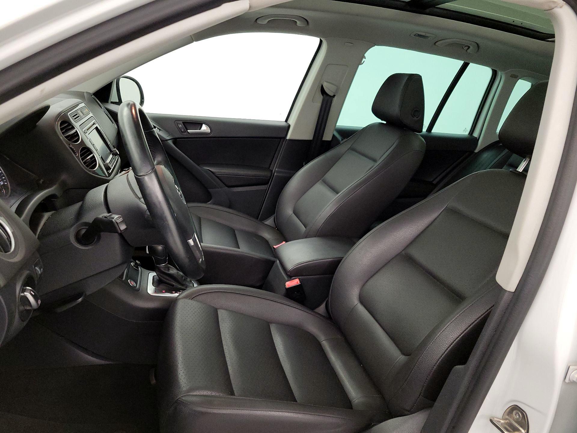 Thumbnail: 2015 Volkswagen Tiguan - 11