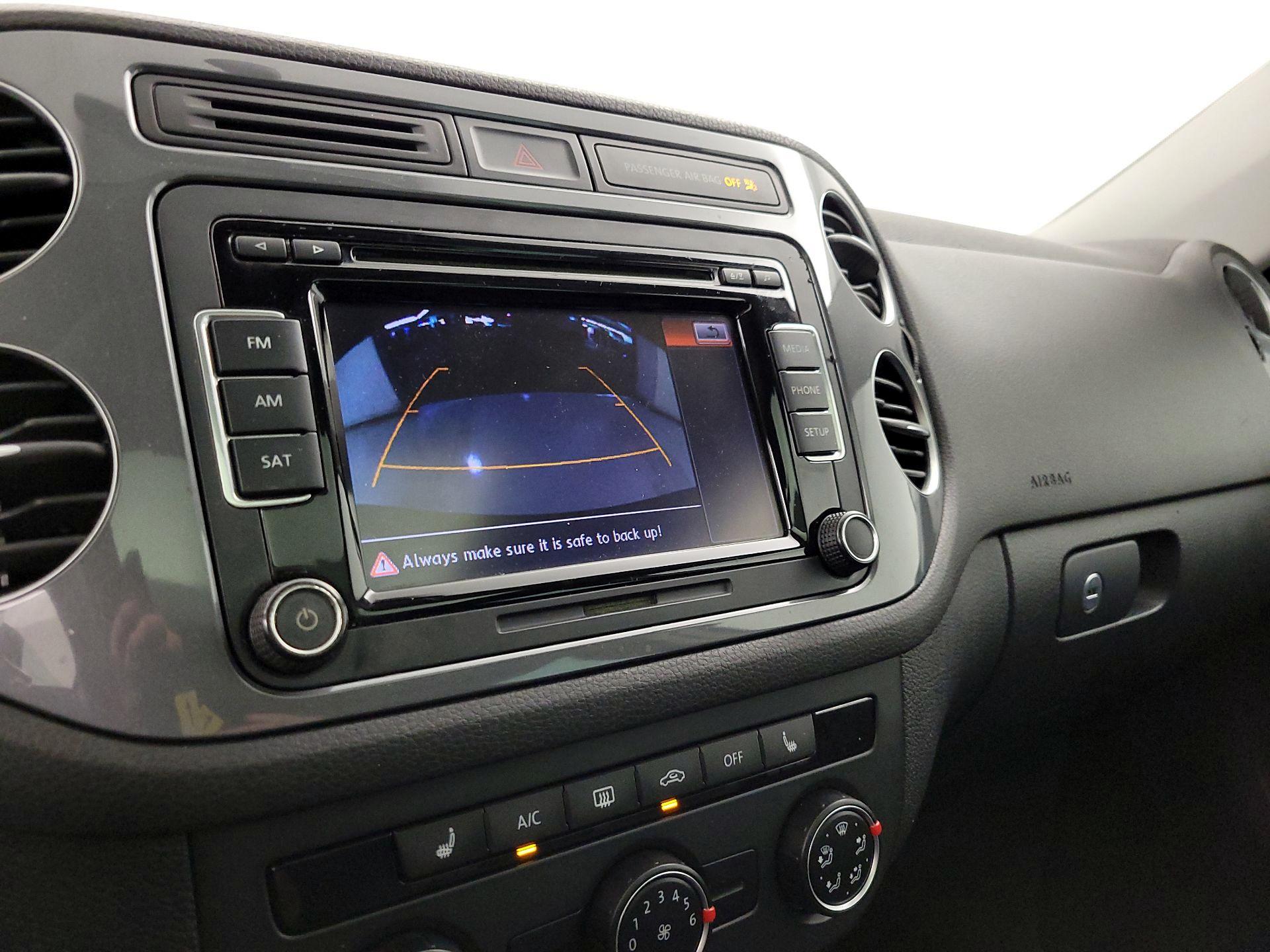 Thumbnail: 2015 Volkswagen Tiguan - 14