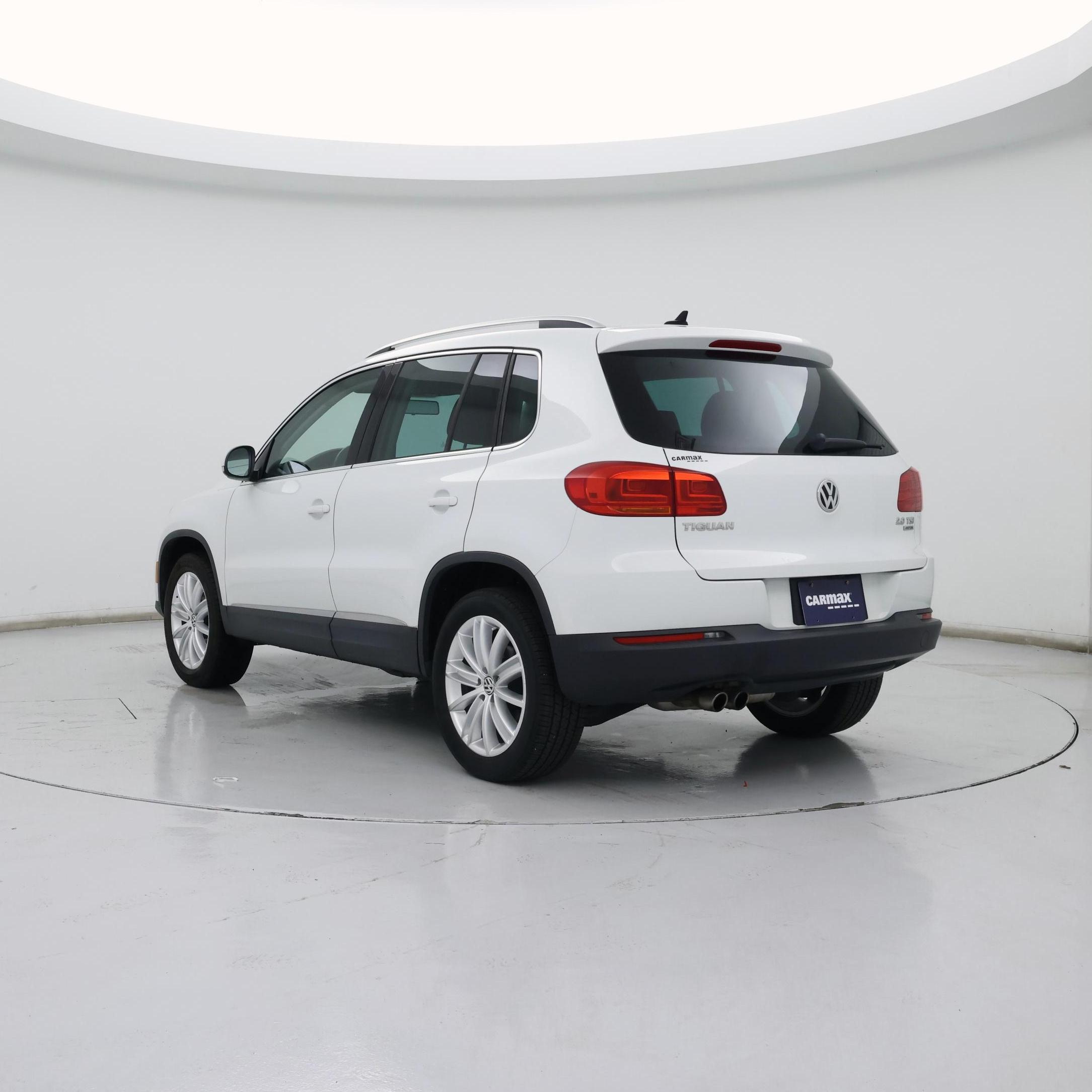Thumbnail: 2015 Volkswagen Tiguan - 2
