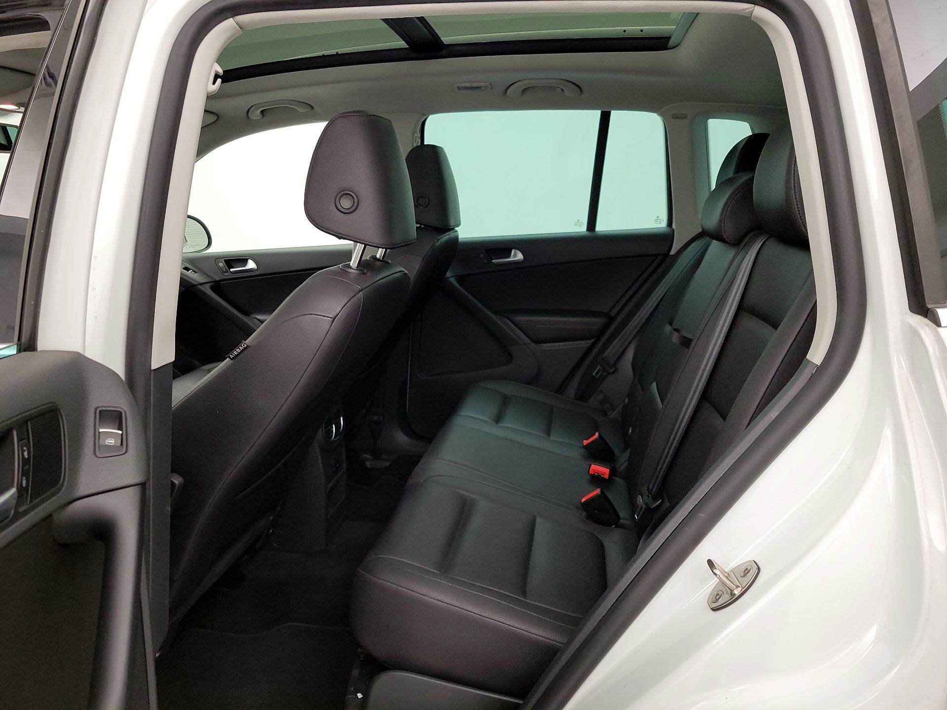 Thumbnail: 2015 Volkswagen Tiguan - 20