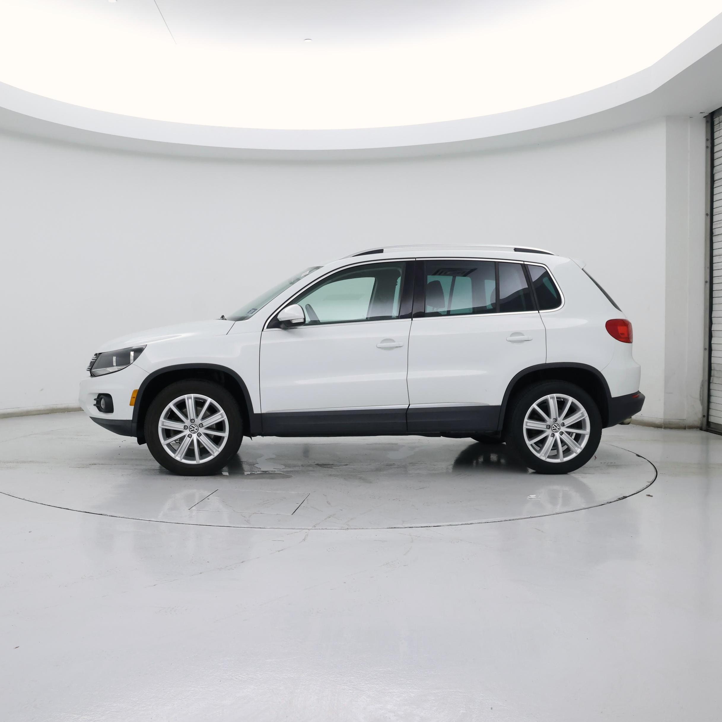 Thumbnail: 2015 Volkswagen Tiguan - 3