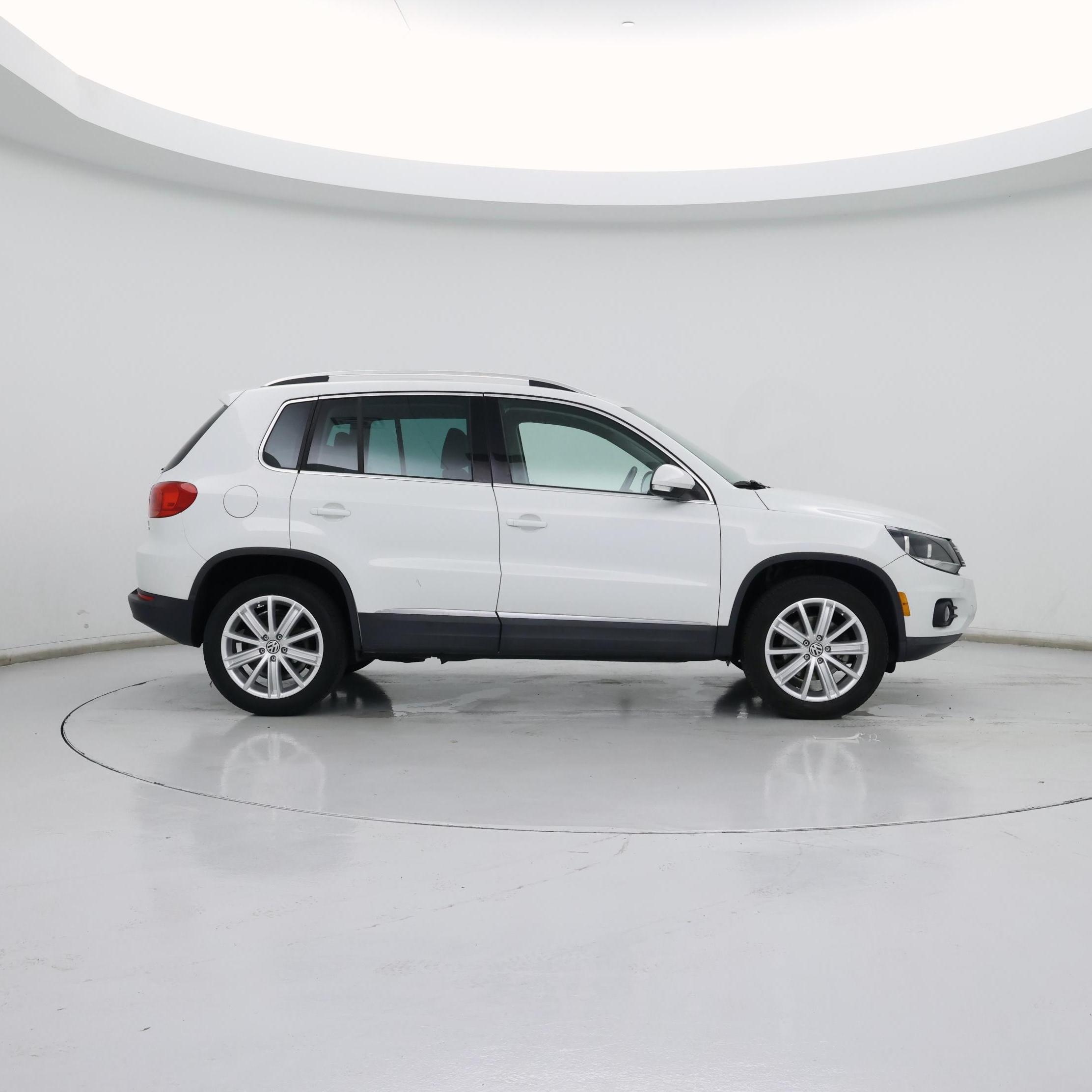 Thumbnail: 2015 Volkswagen Tiguan - 7
