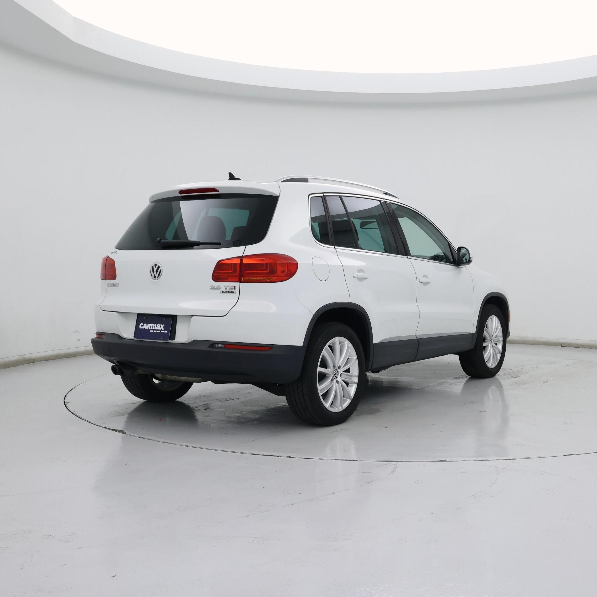 Thumbnail: 2015 Volkswagen Tiguan - 8