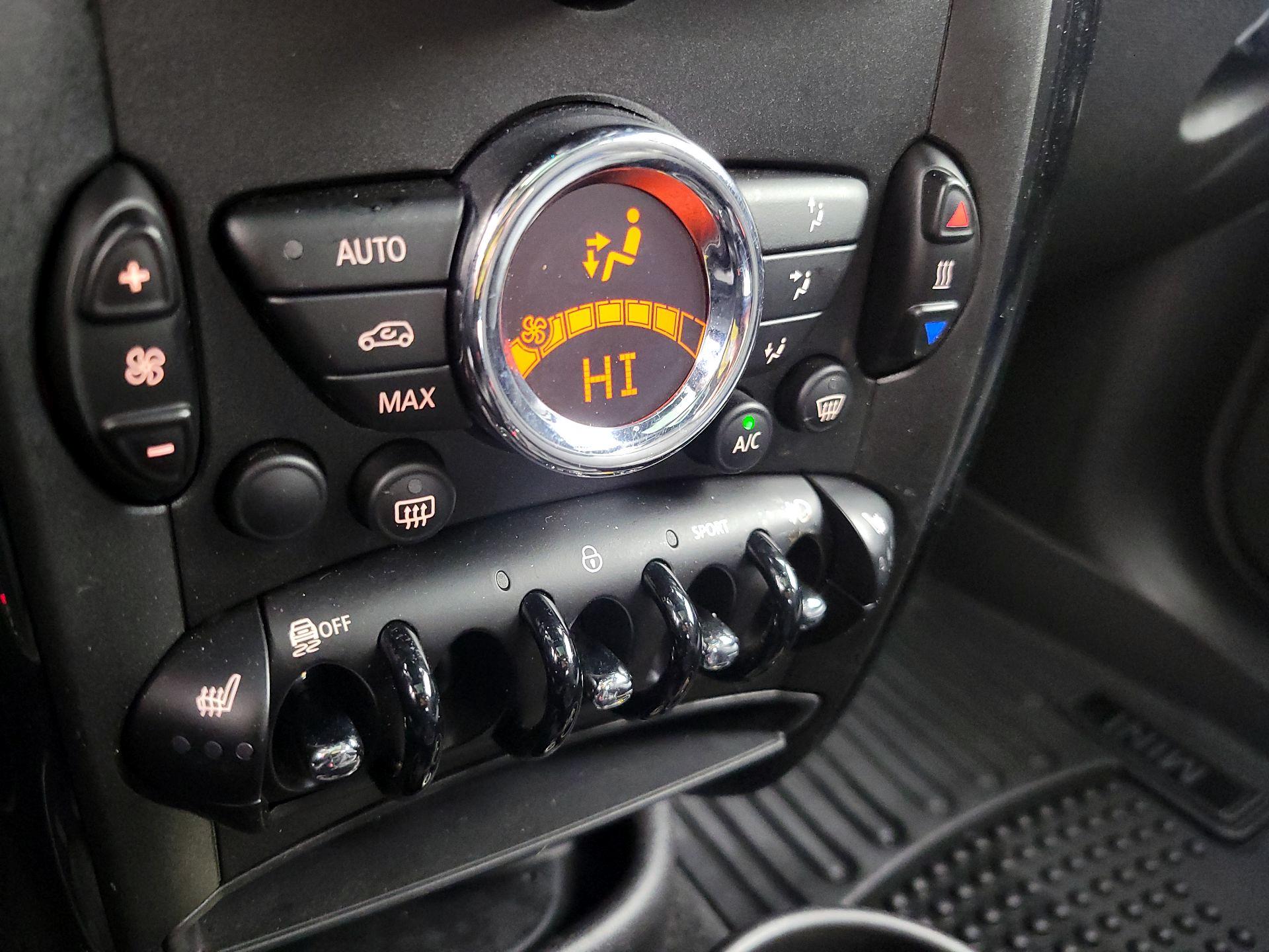 Thumbnail: 2016 MINI Cooper Countryman - 14