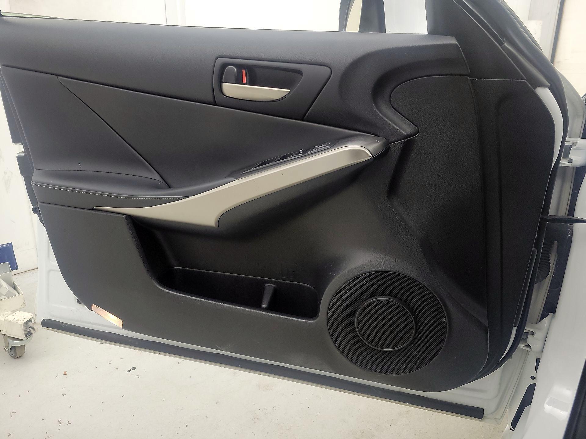 Thumbnail: 2017 Lexus IS - 12