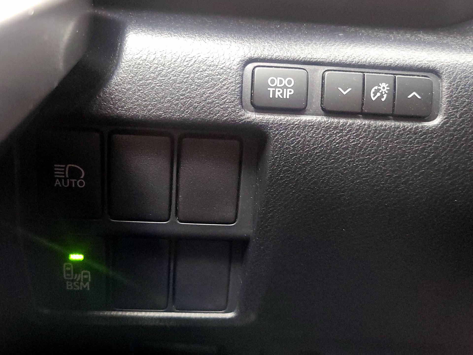 Thumbnail: 2017 Lexus IS - 13