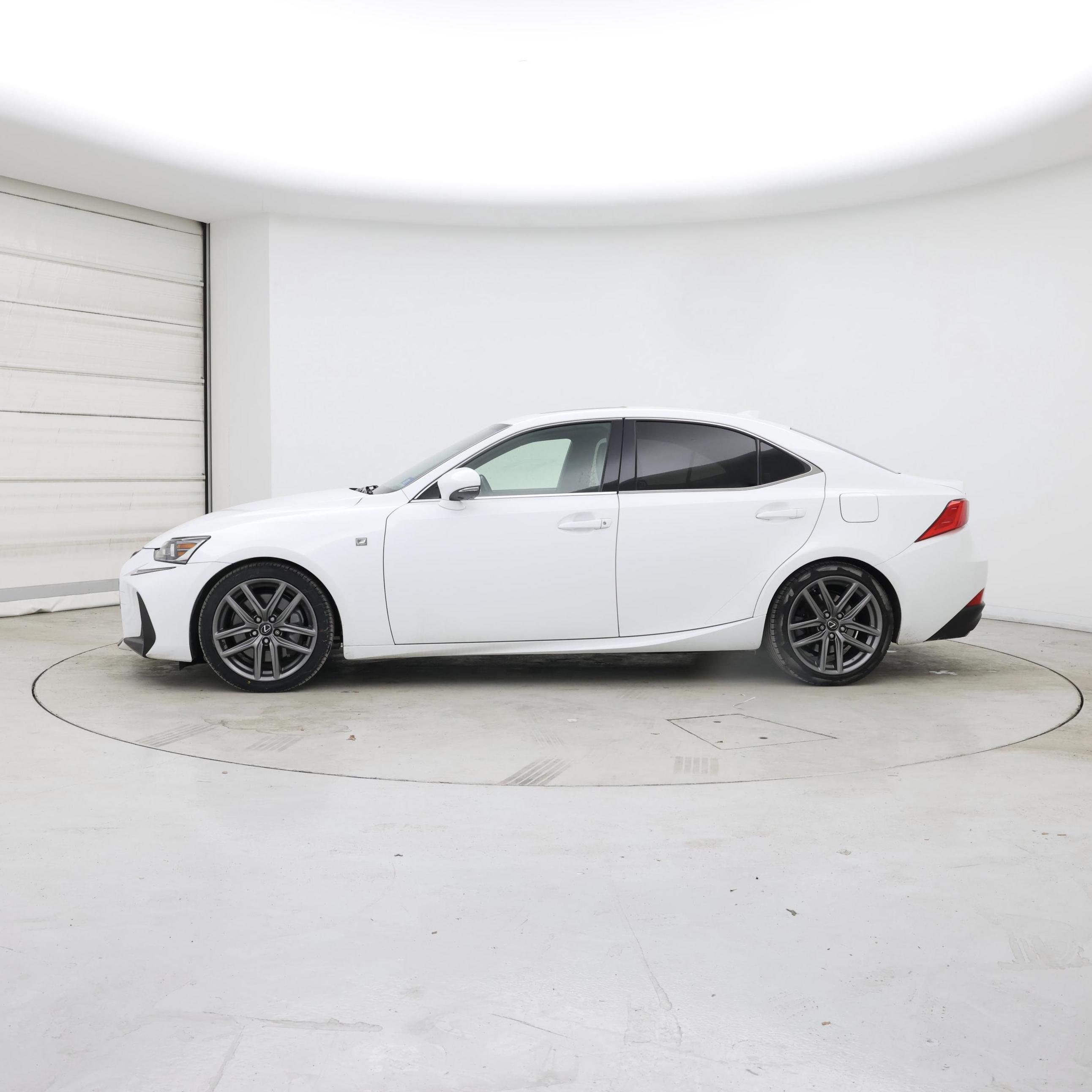 Thumbnail: 2017 Lexus IS - 3