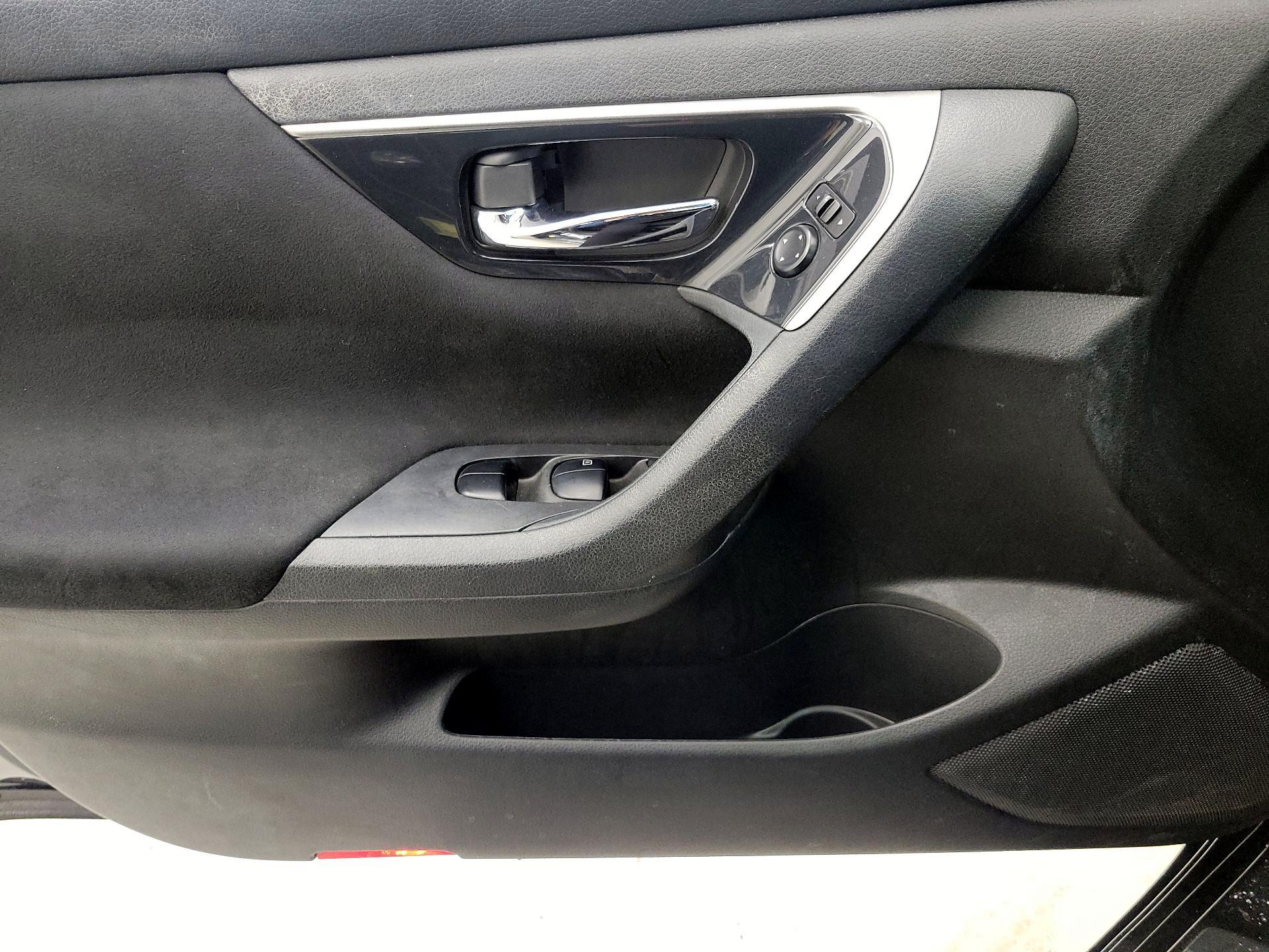 Thumbnail: 2014 Nissan Altima - 12